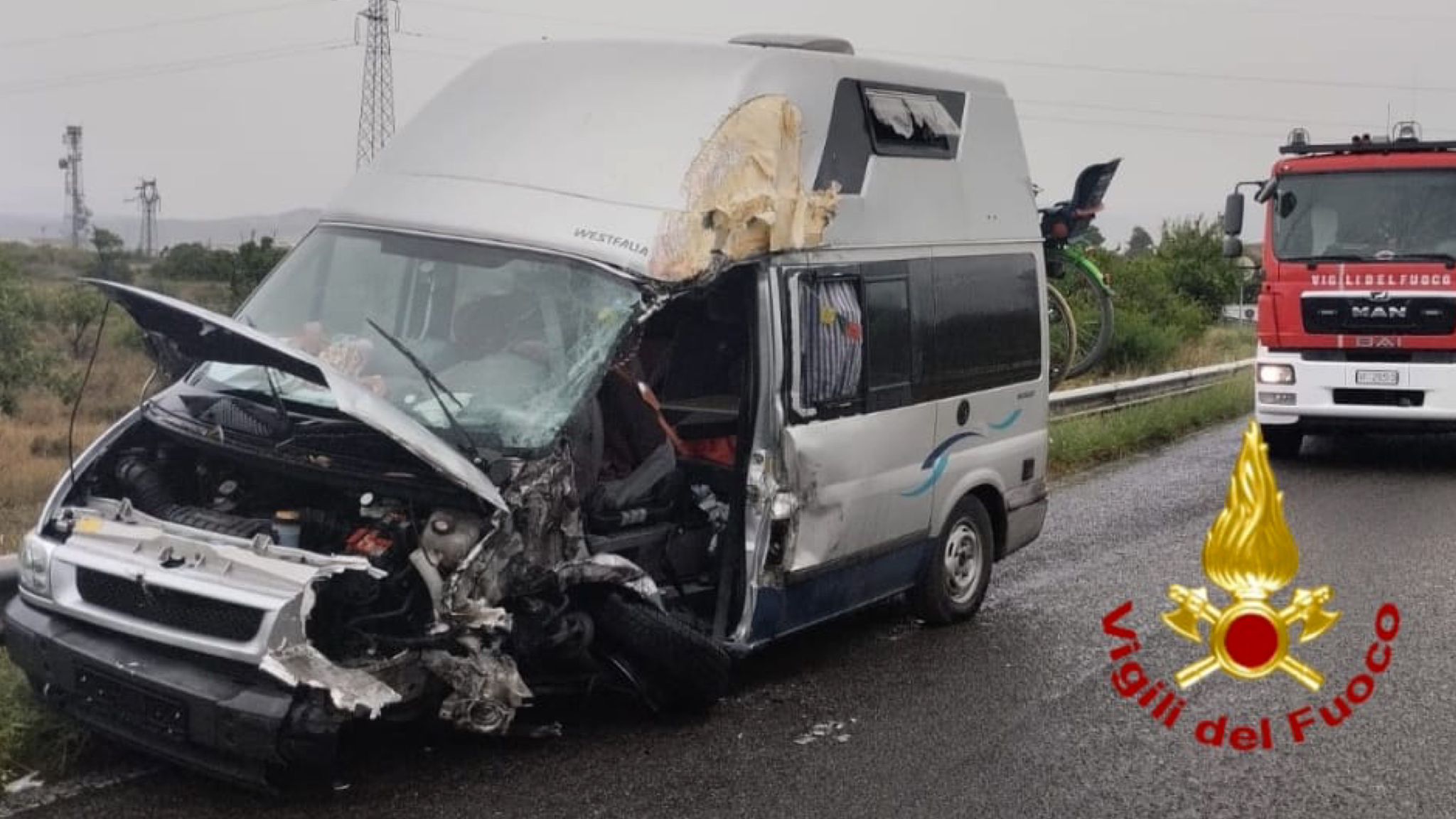 Scontro camion-camper: famiglia in ospedale
