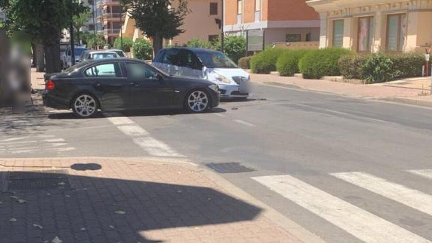 Olbia: scontro tra auto in corso Vittorio Veneto