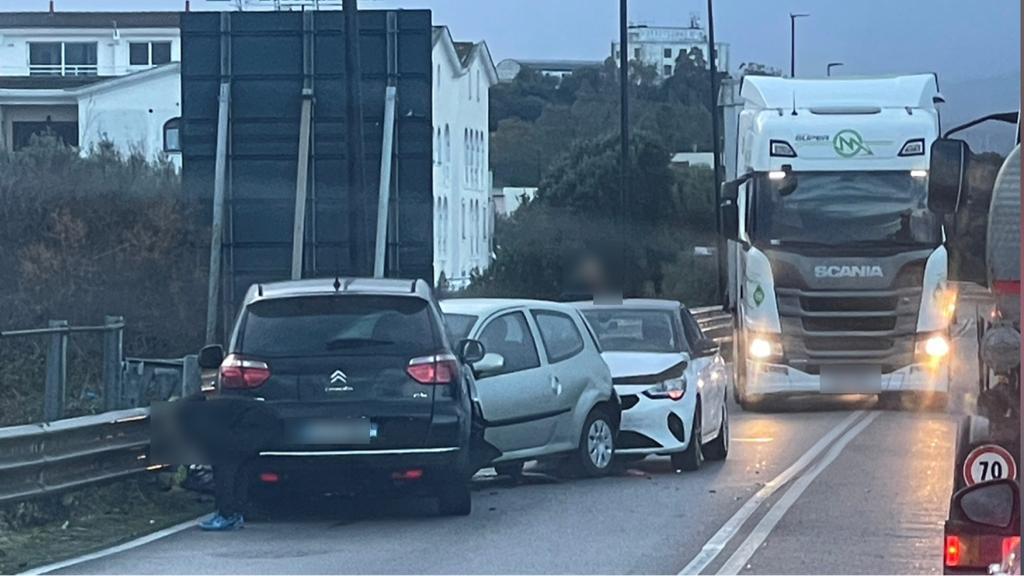 Olbia, scontro tra auto sulla sopraelevata: un ferito
