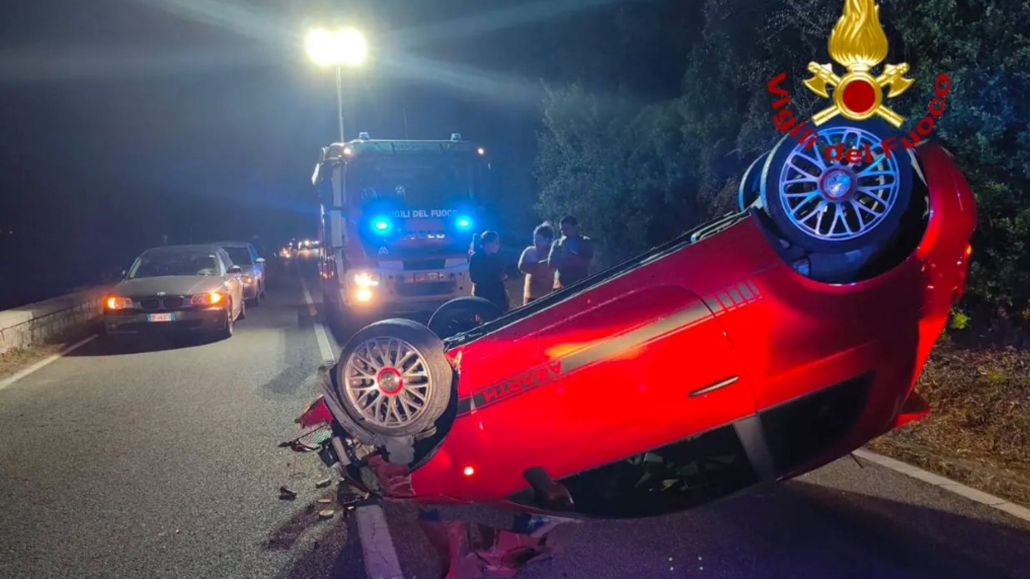 Siniscola, due incidenti nella notte: feriti estratti dalle lamiere