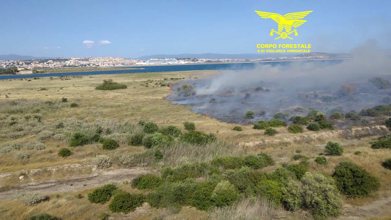 Sardegna, giornata di incendi: 3 roghi in poche ore