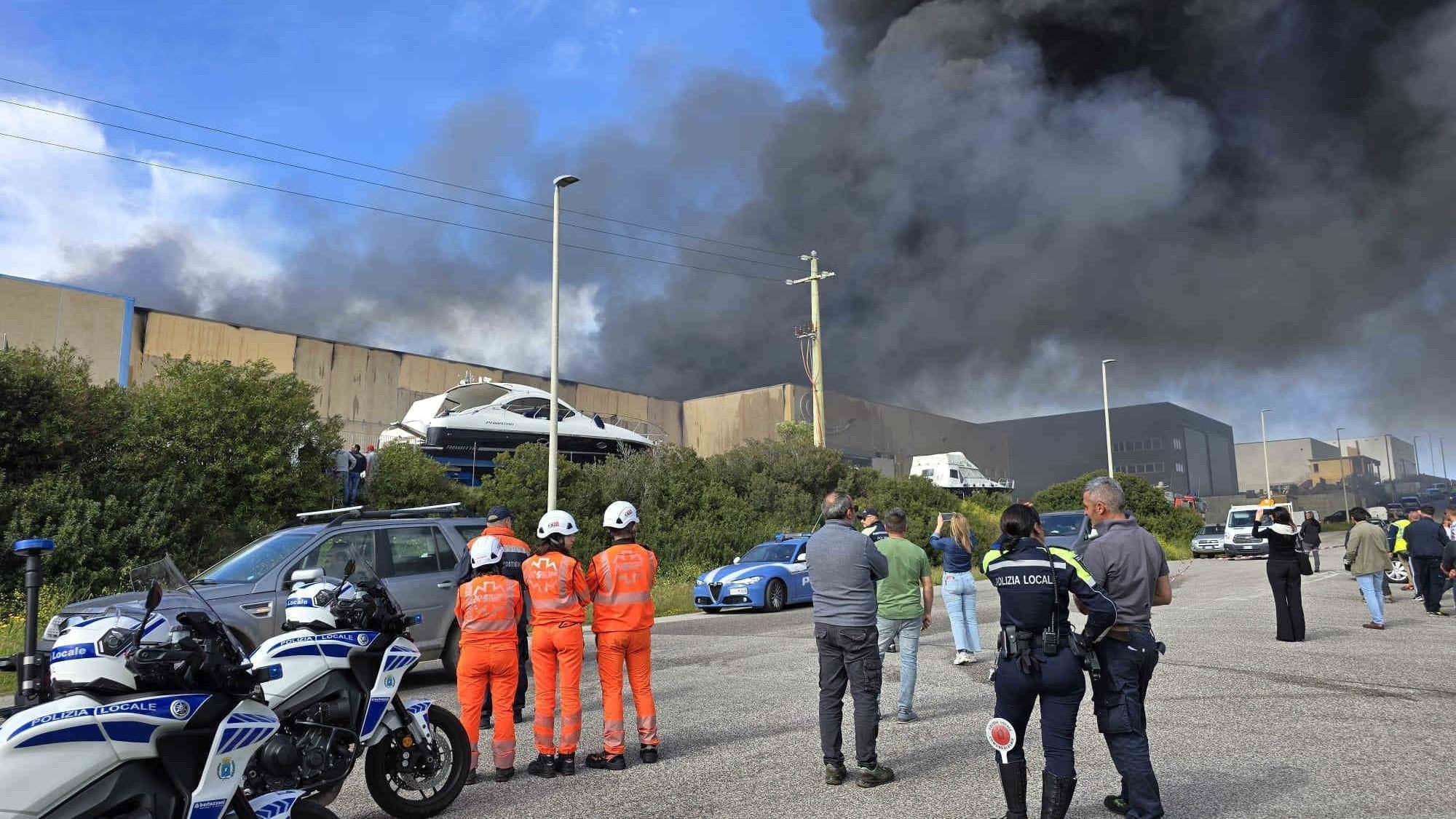 Olbia, incendio alla Nautica Acqua: inchiesta chiusa e quattro indagati