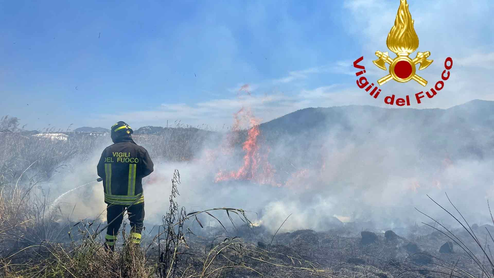 A Calangianus in fiamme 4 ettari: ieri in Sardegna 8 incendi