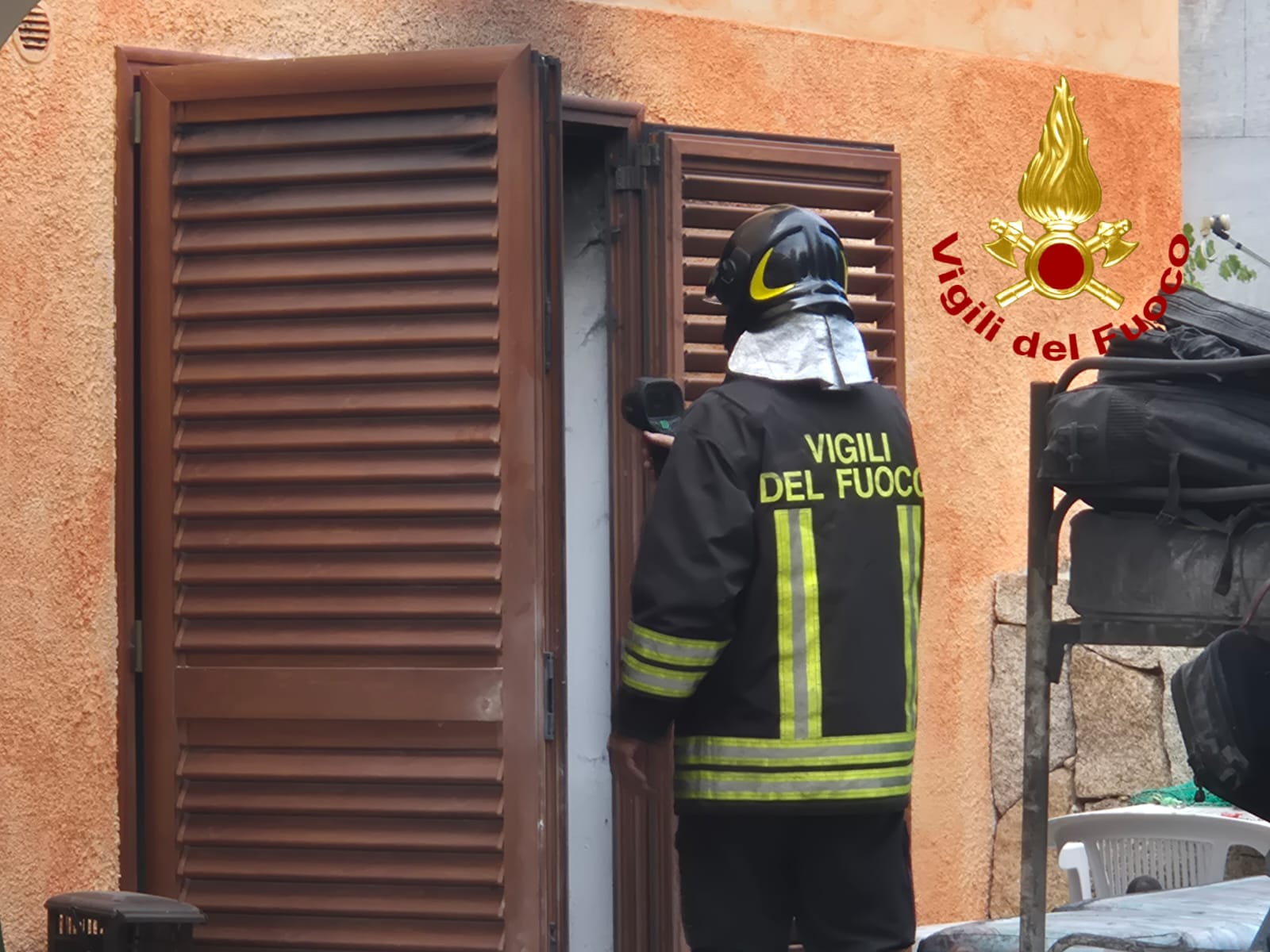 Arzachena: a fuoco monolocale