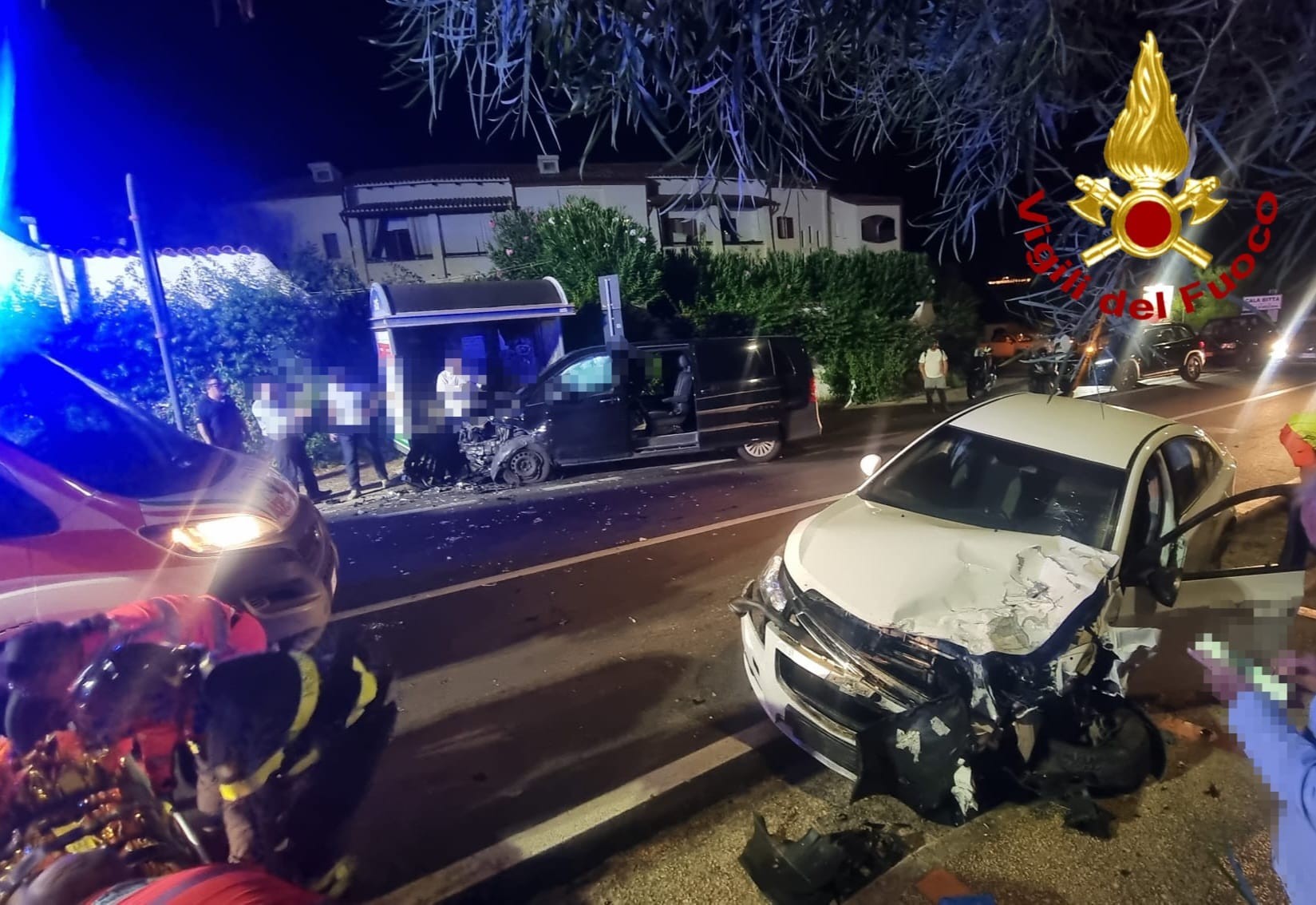 Costa Smeralda, scontro frontale nella notte: sei feriti e strada chiusa per oltre due ore