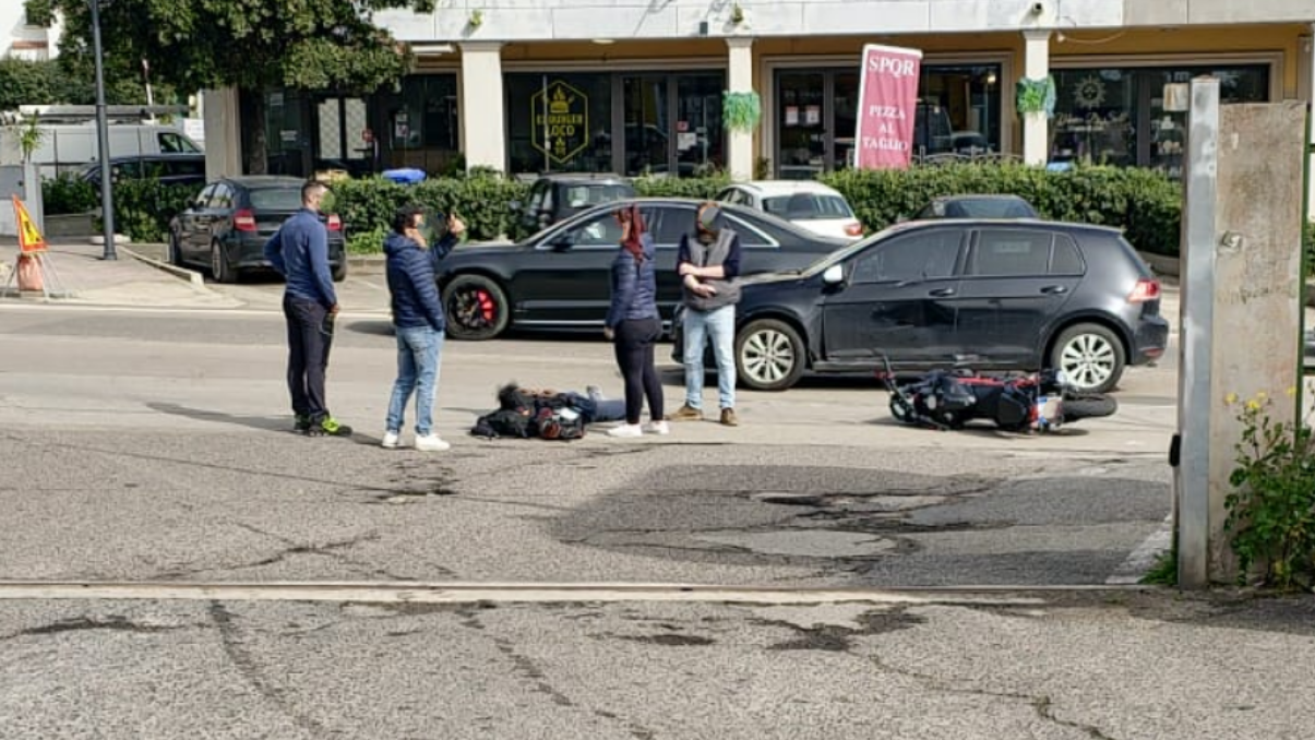 Olbia, incidente in Viale Aldo Moro: motociclista soccorso dal 118
