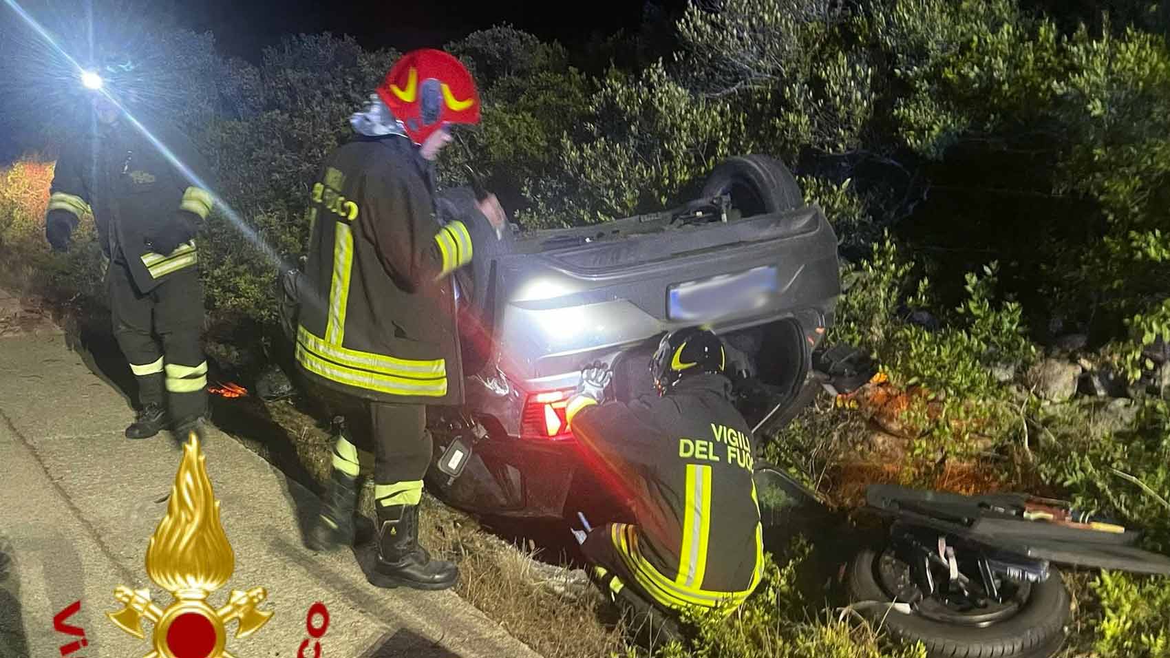 Olbia, auto si cappotta in cunetta: un ferito