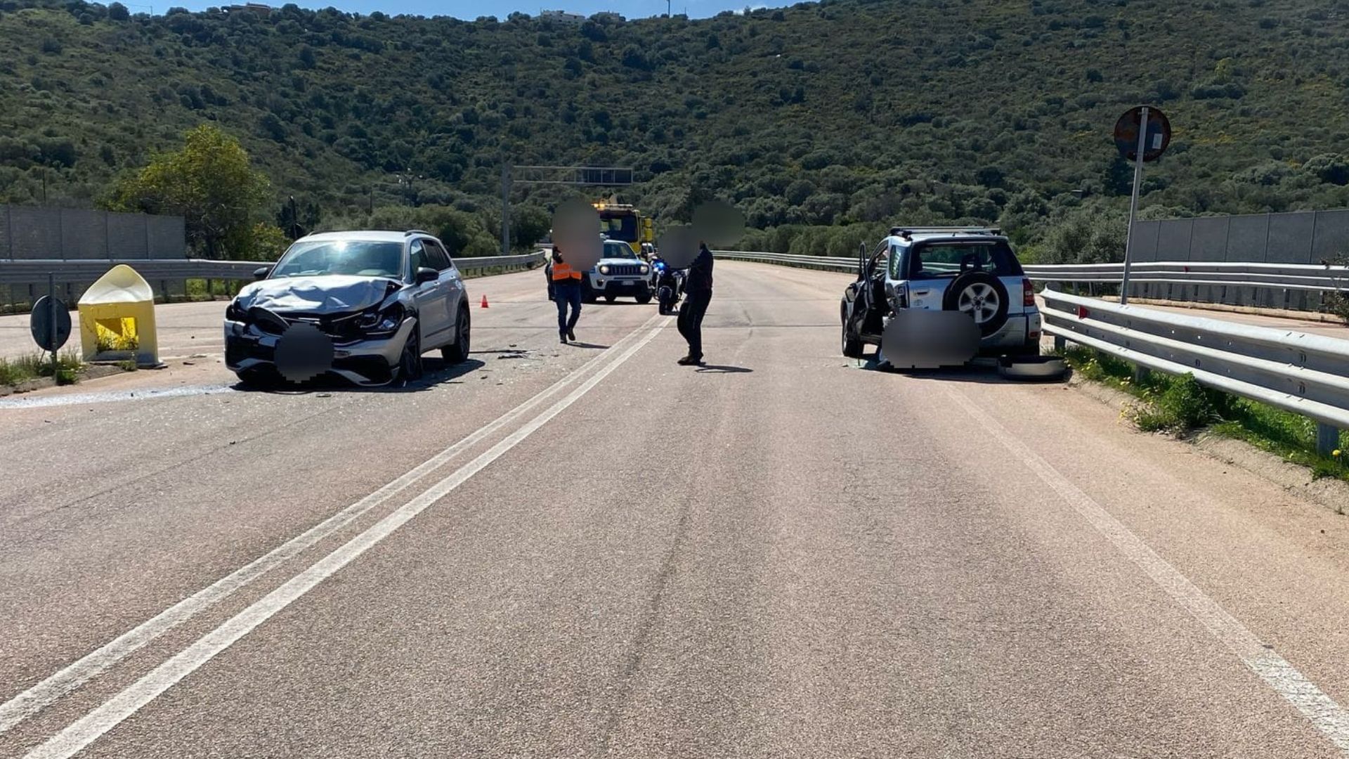 Olbia, incidente sulla panoramica per Golfo Aranci: un ferito grave dopo un’inversione a U