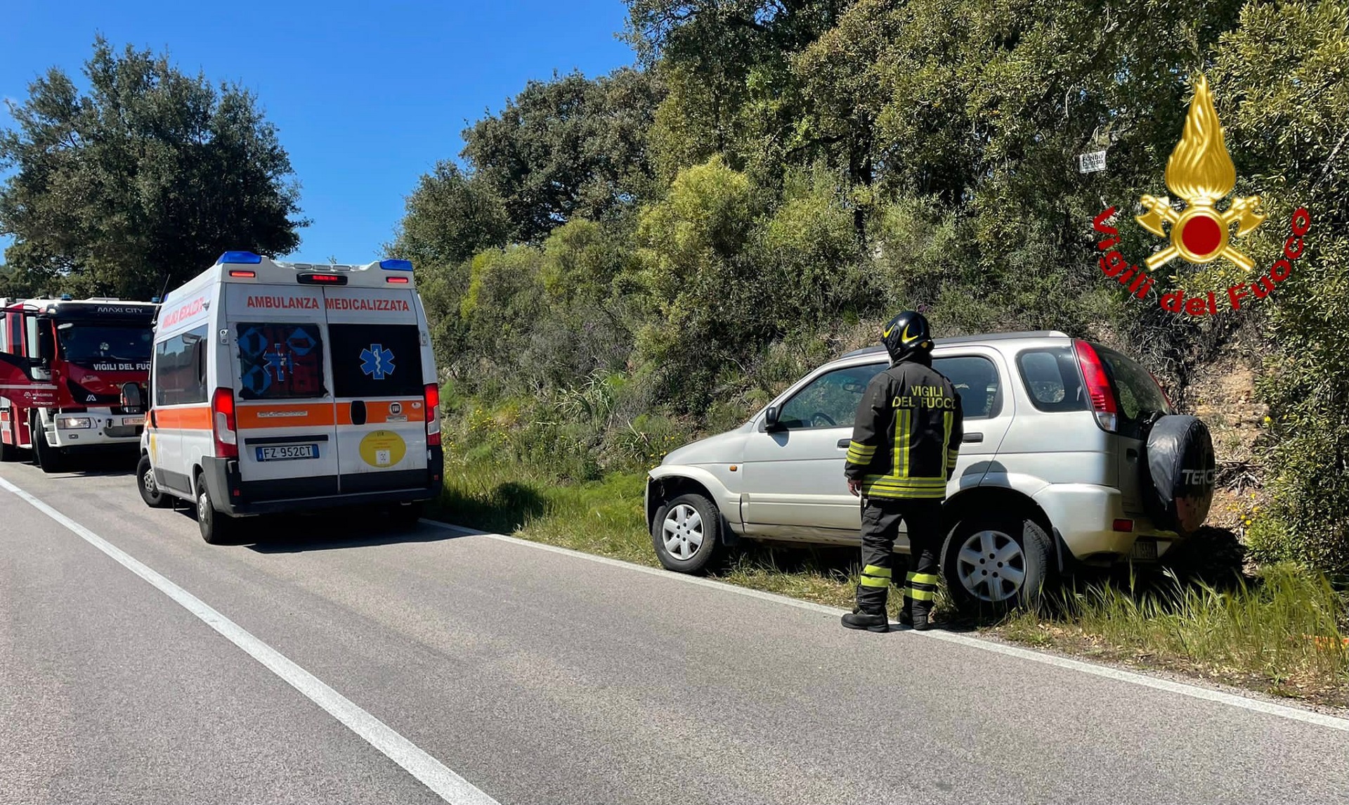 Olbia, auto esce fuori strada: conducente all'ospedale