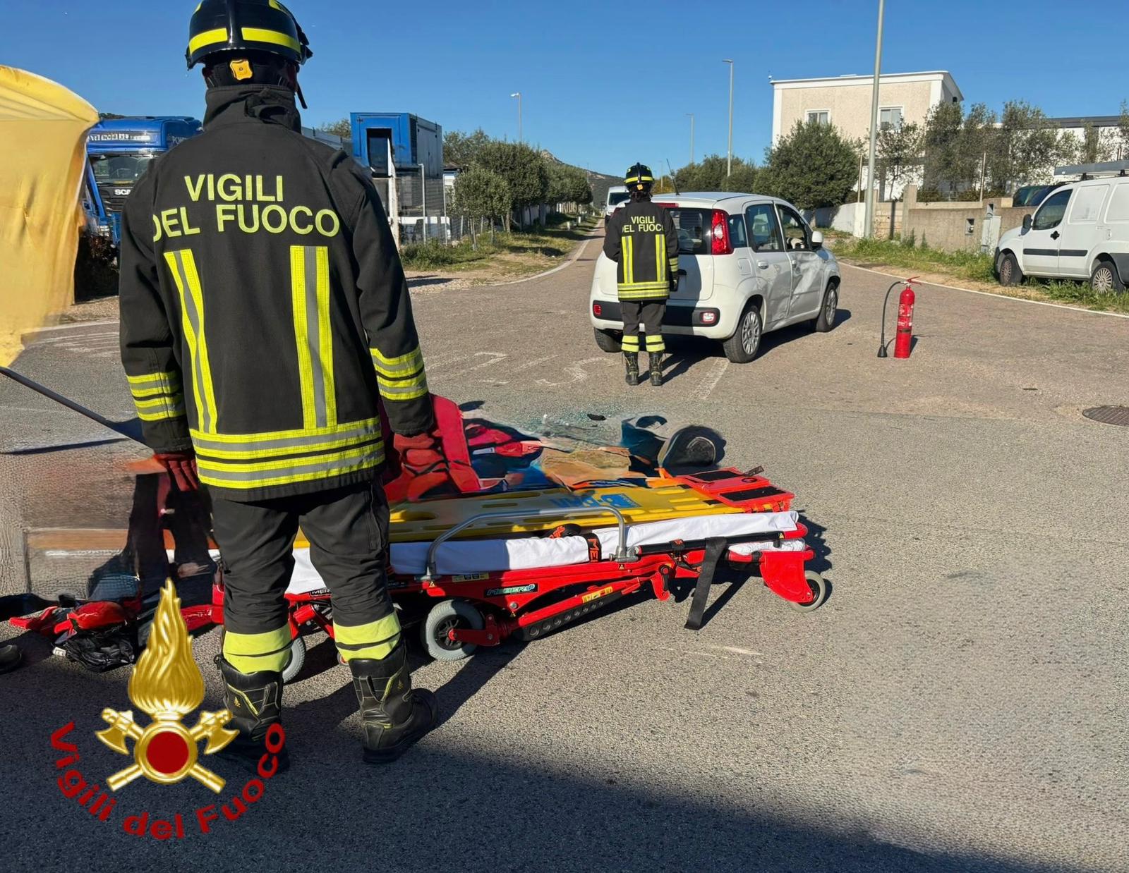 Olbia, scontro tra auto e moto nella zona industriale: centauro in ospedale