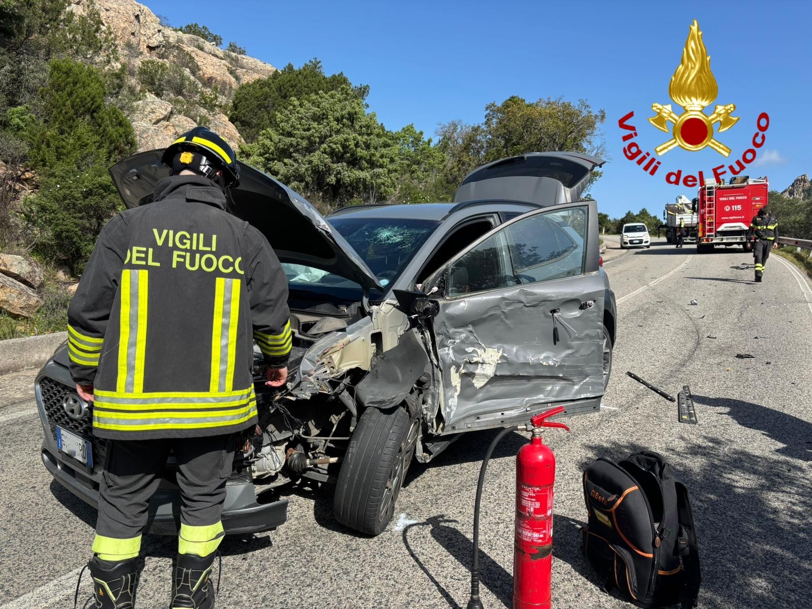 Olbia, scontro tra camion e auto alle porte di San Pantaleo: due feriti