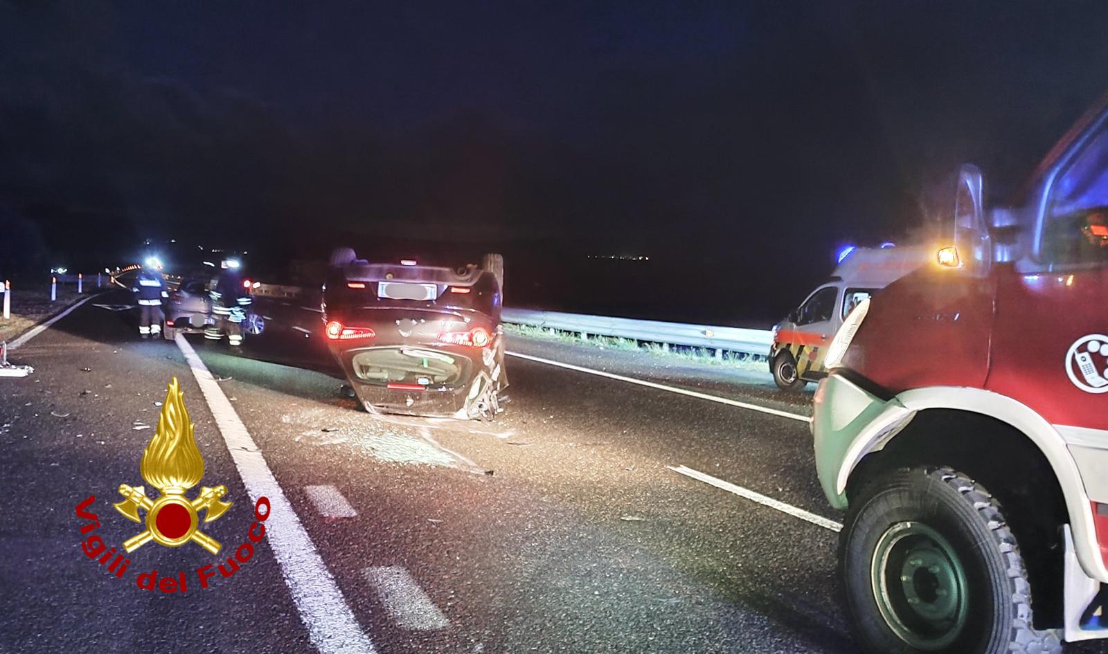 Maltempo a Sassari, bomba d’acqua sulla città: auto si ribalta sulla SS131, due feriti
