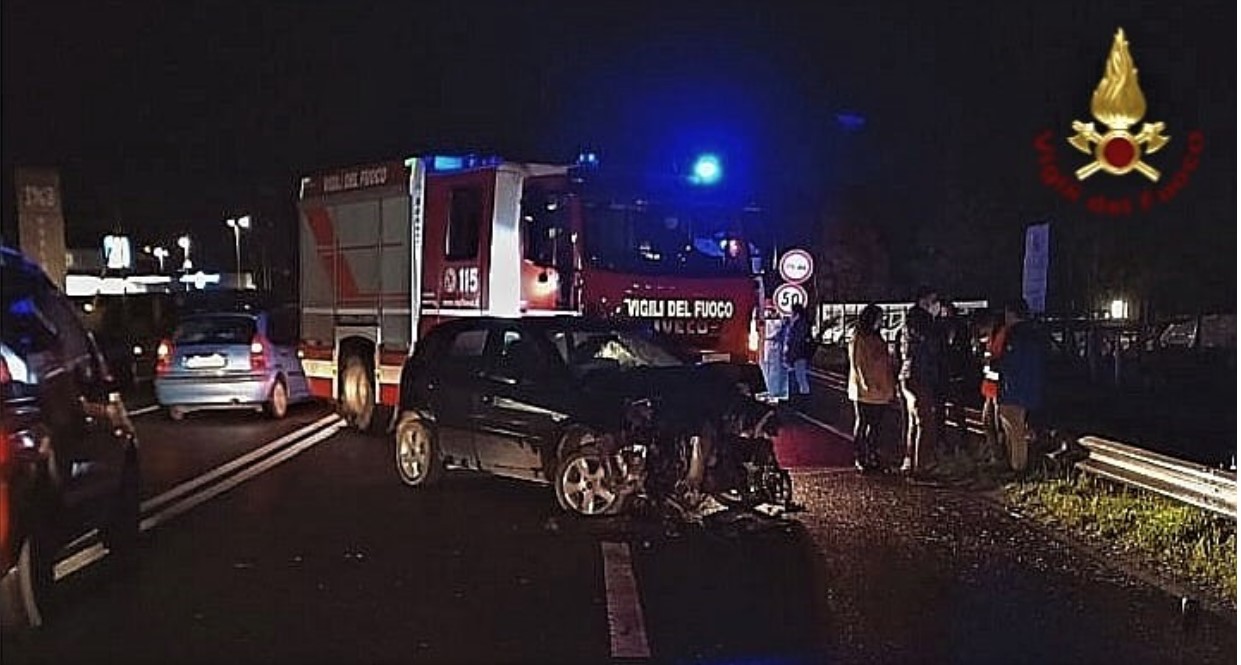  Incidente frontale sulla strada statale 554