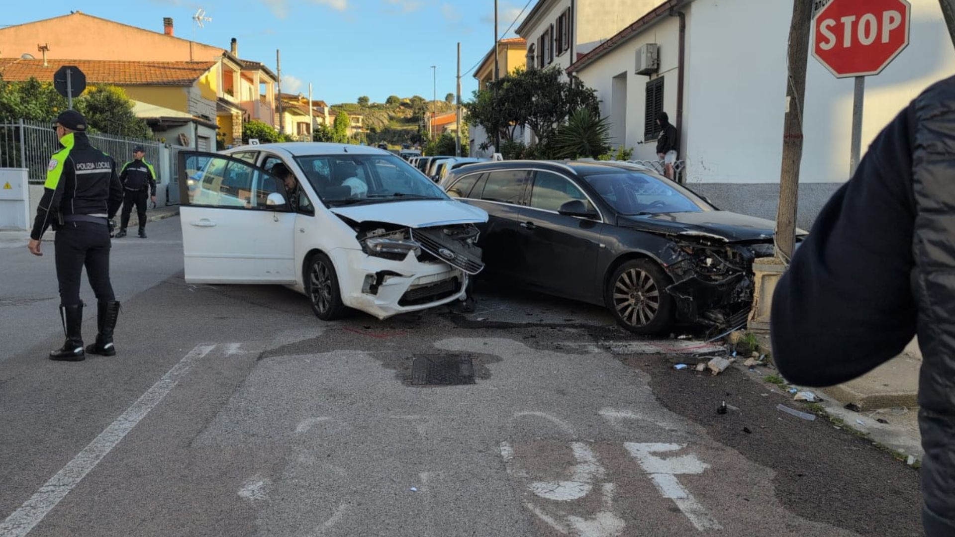 Olbia, scontro tra due auto in via Ancona