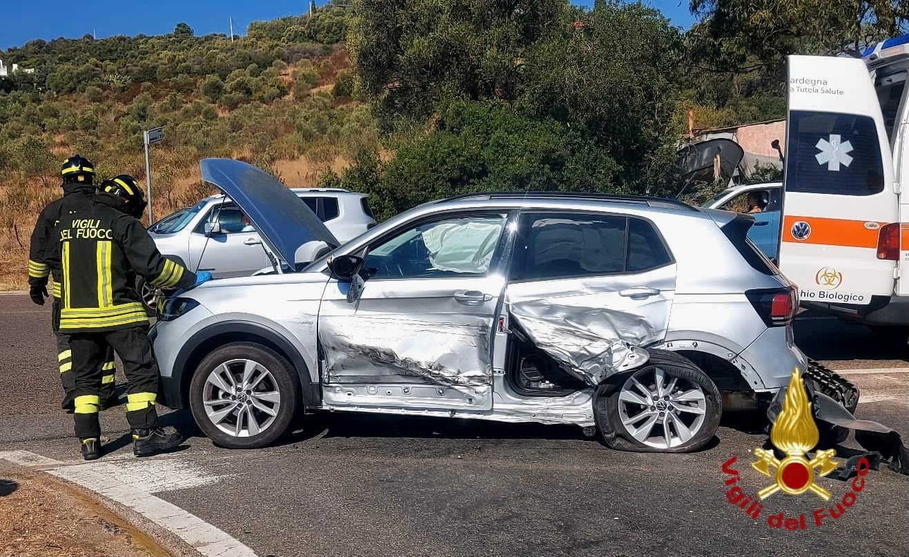 Porto Rotondo, incidente in viale Rudalza: cinque persone trasportate in ospedale