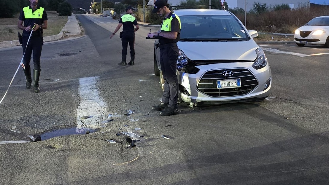Olbia, scontro tra due auto all’incrocio di via Ruanda e via Canada: due persone in Pronto Soccorso 