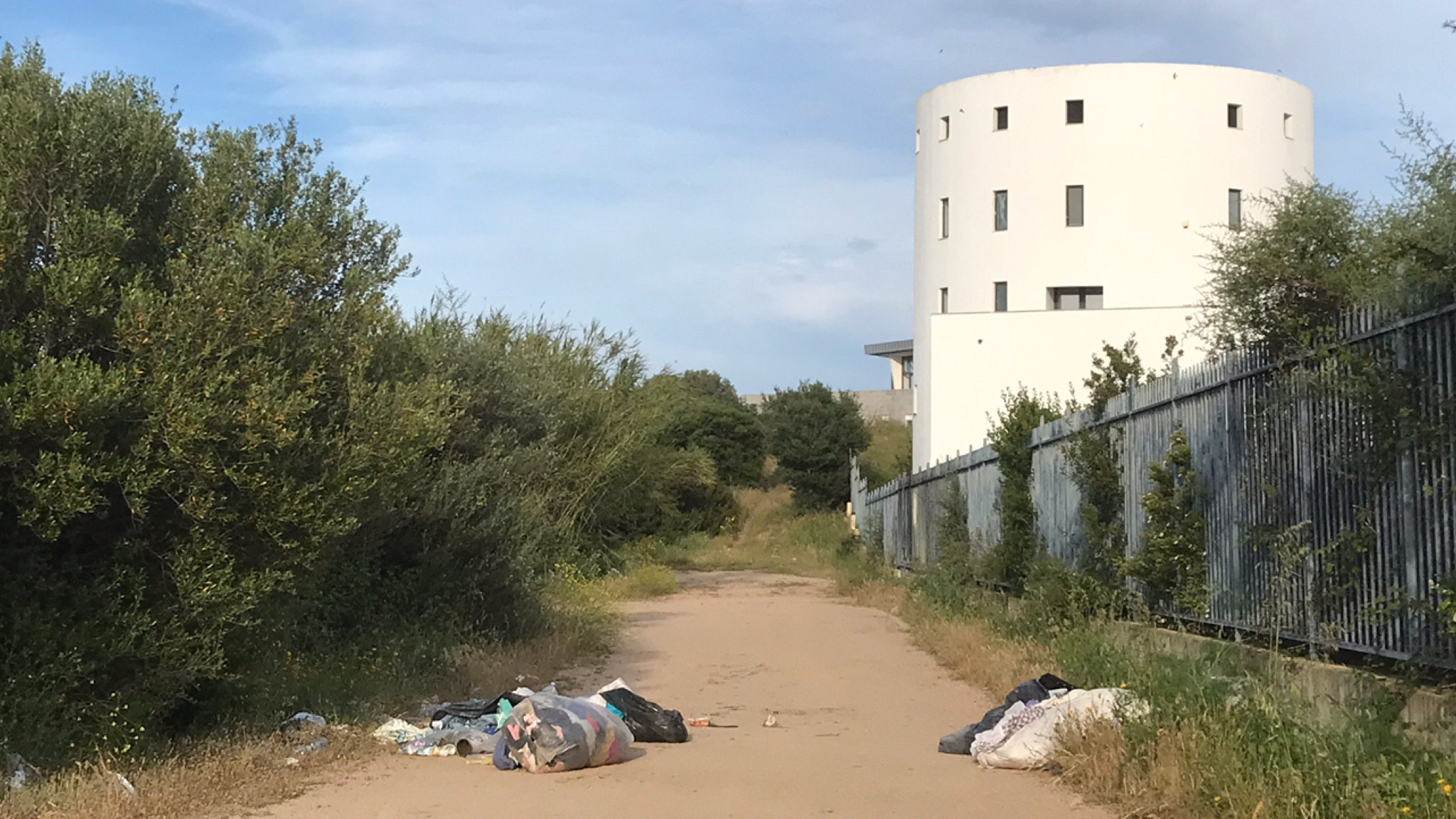 Olbia, il Michelucci teatro di degrado e abbandono 