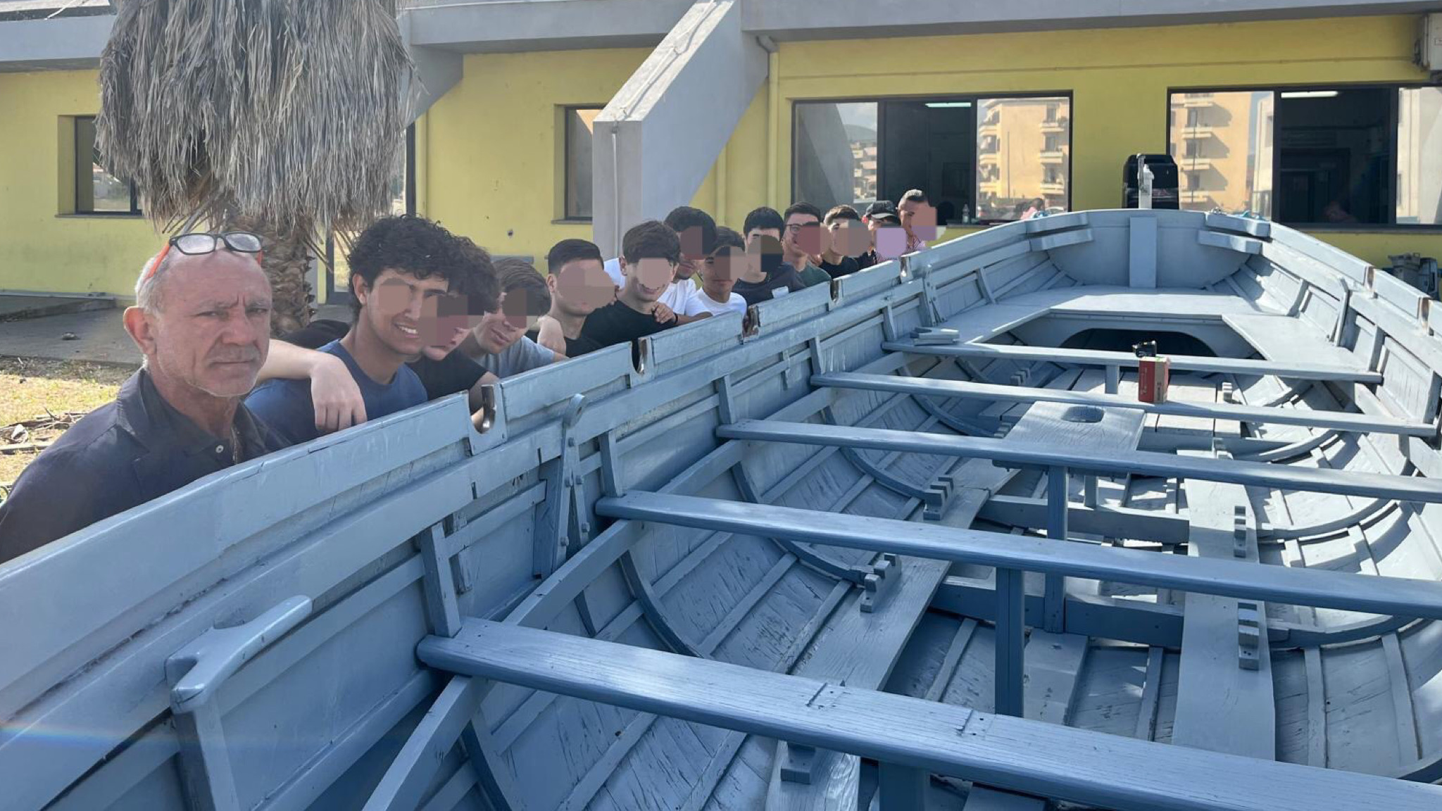 Olbia, gli studenti dell’Ipia pronti al varo del palischermo 2853