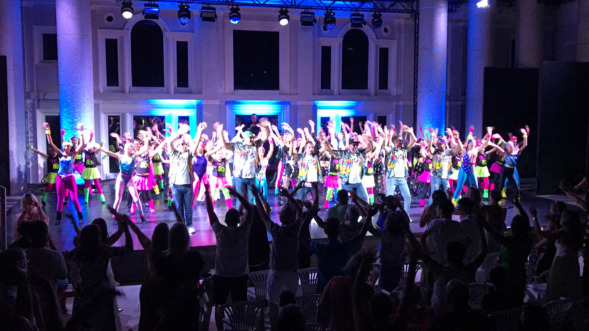 Olbia, danza e balli al ritmo di note, sogni e ricordi in diretta dal passato