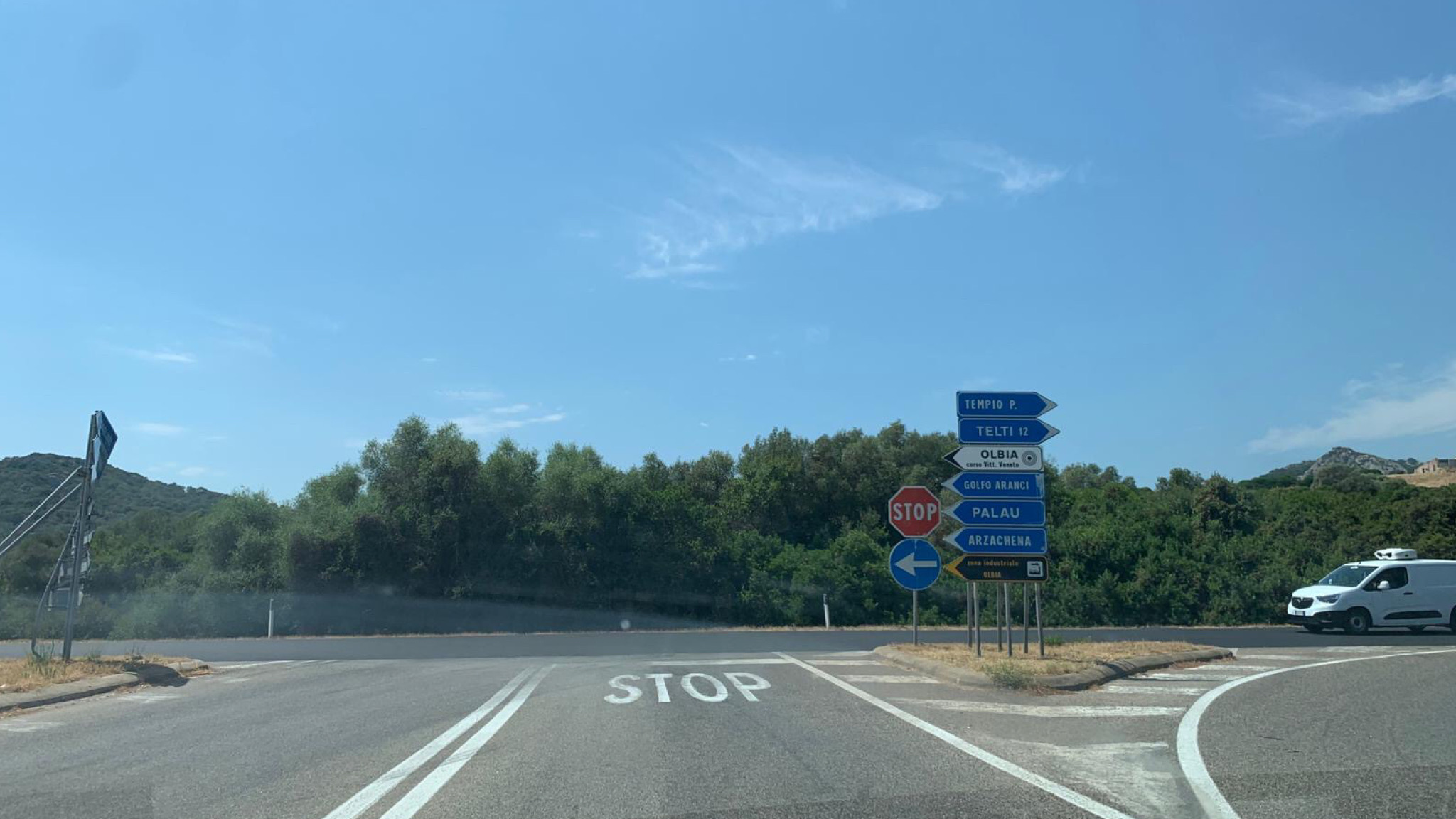 Strada Olbia-Tempio, sulla statale 127 manca la segnaletica orizzontale