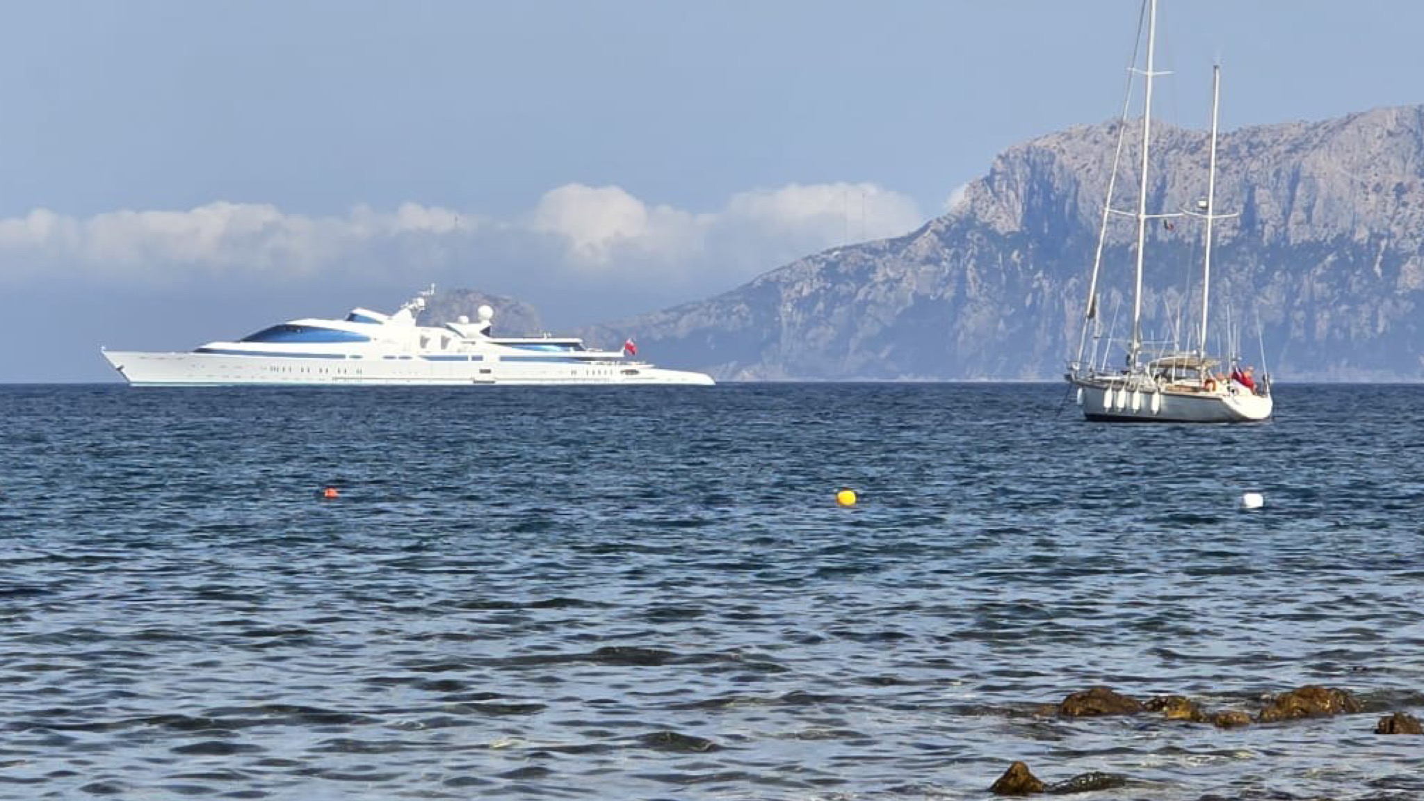 Golfo Aranci, arriva il super yacht Yas: 141 metri di extra lusso