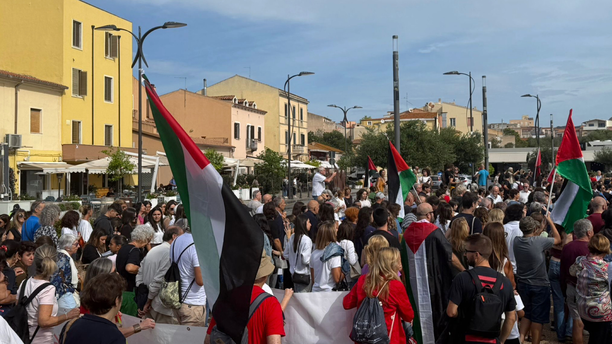Olbia, sciopero generale e corteo pro Palestina: in centinaia in piazza