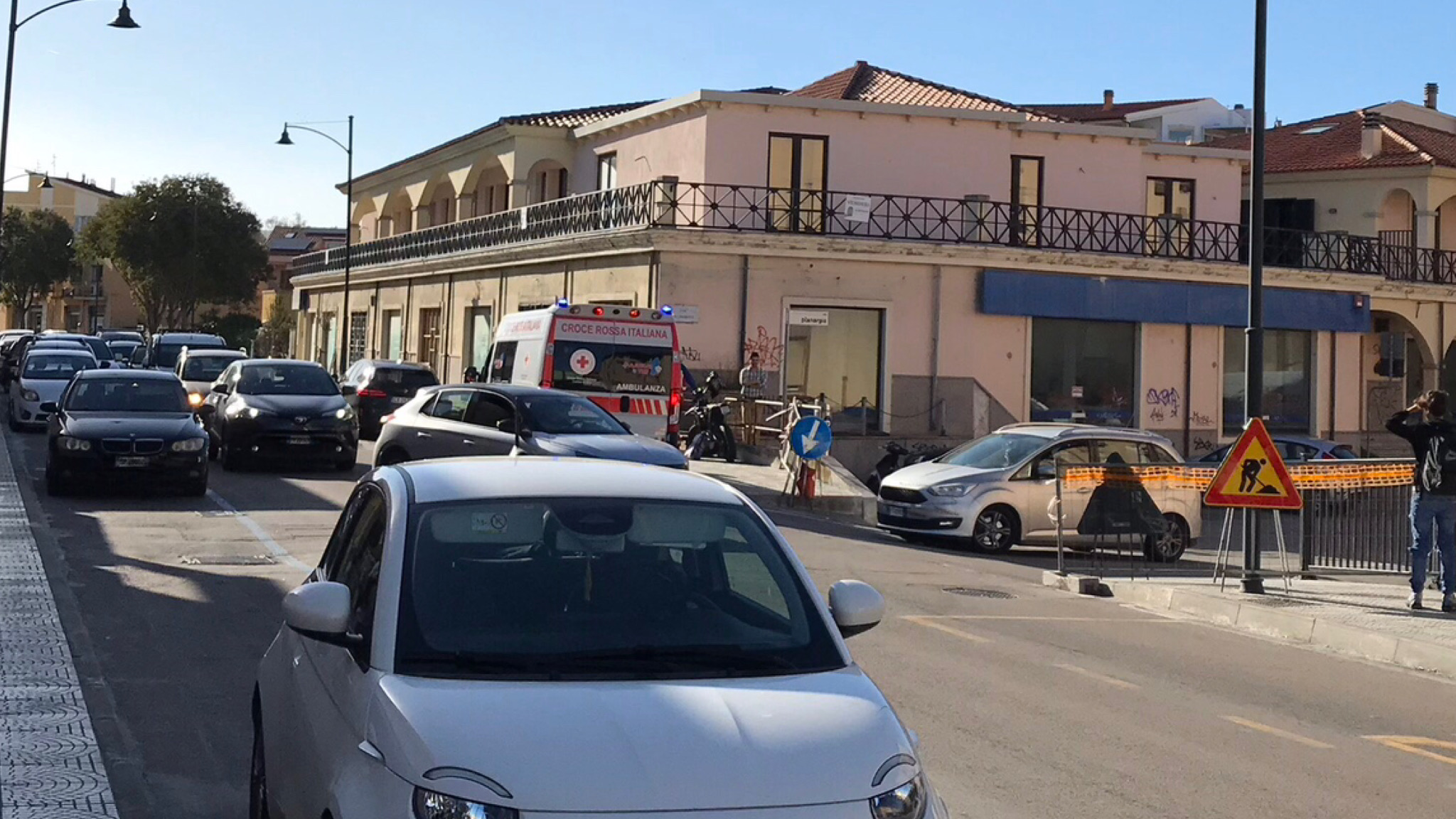 Olbia, scontro auto-moto in via Roma
