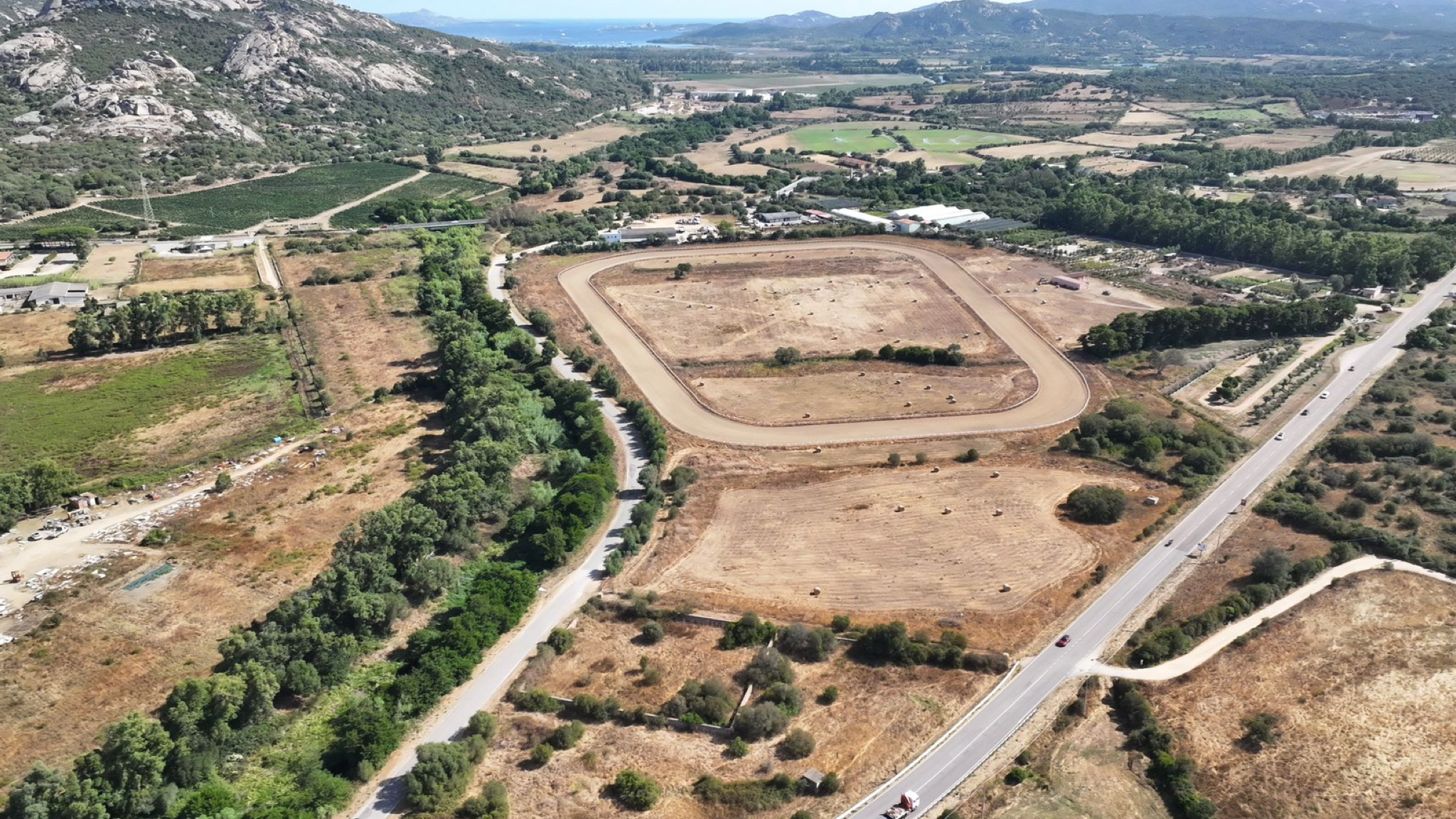 Arzachena, nasce il Lebonski park: ecco la conferenza stampa che ufficializza l’accordo tra Comune e famiglia Pisciottu