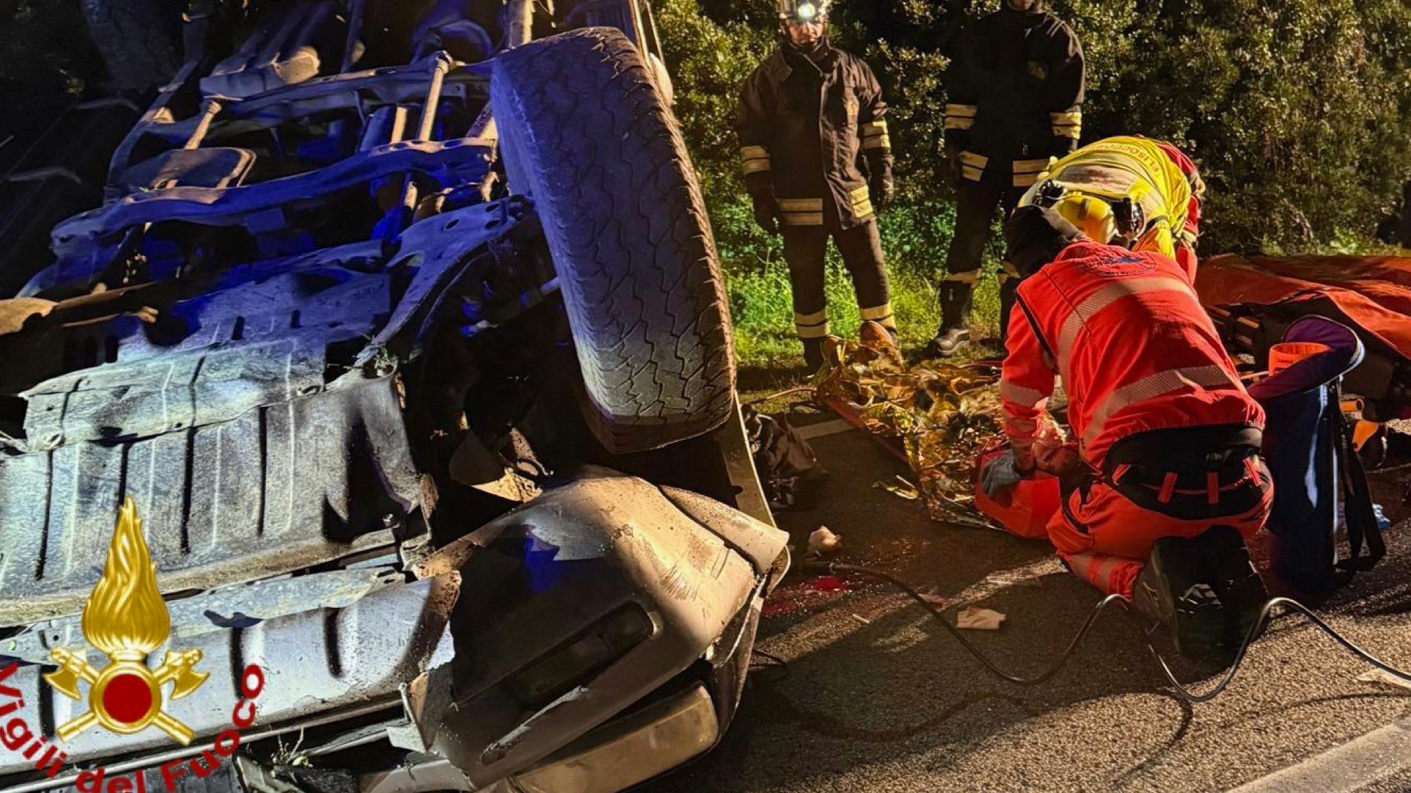 Scontro tra auto e furgone: tre i feriti