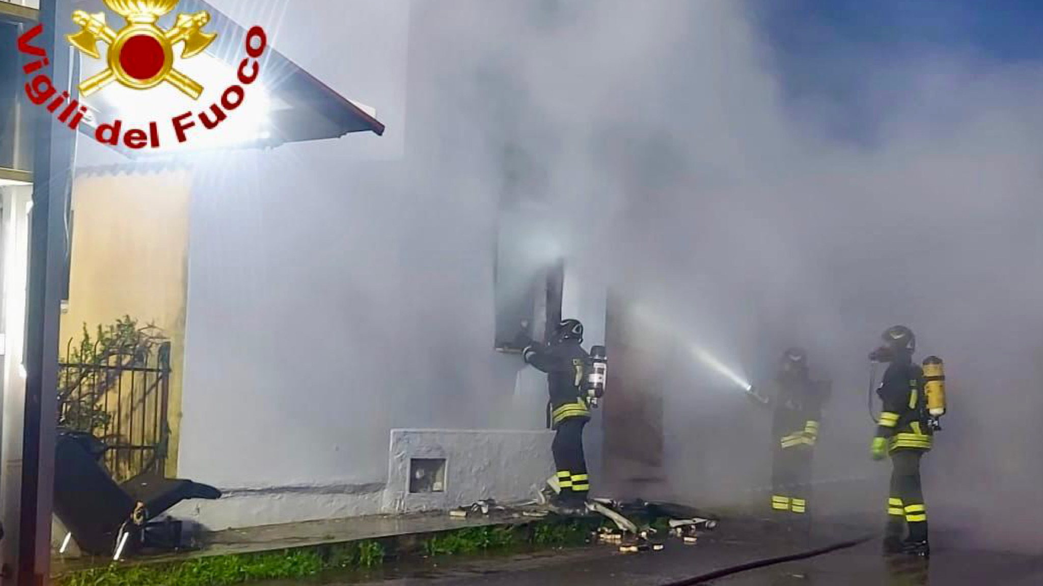 Olbia, incendio in via Piccinni: si indaga sulle cause del rogo