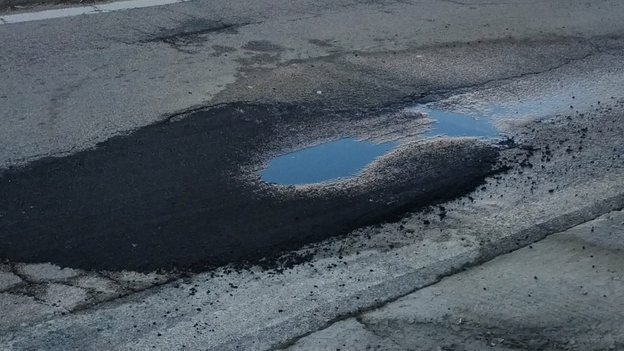 Olbia, strade dissestate e perdite d’acqua….oltre il danno, la beffa