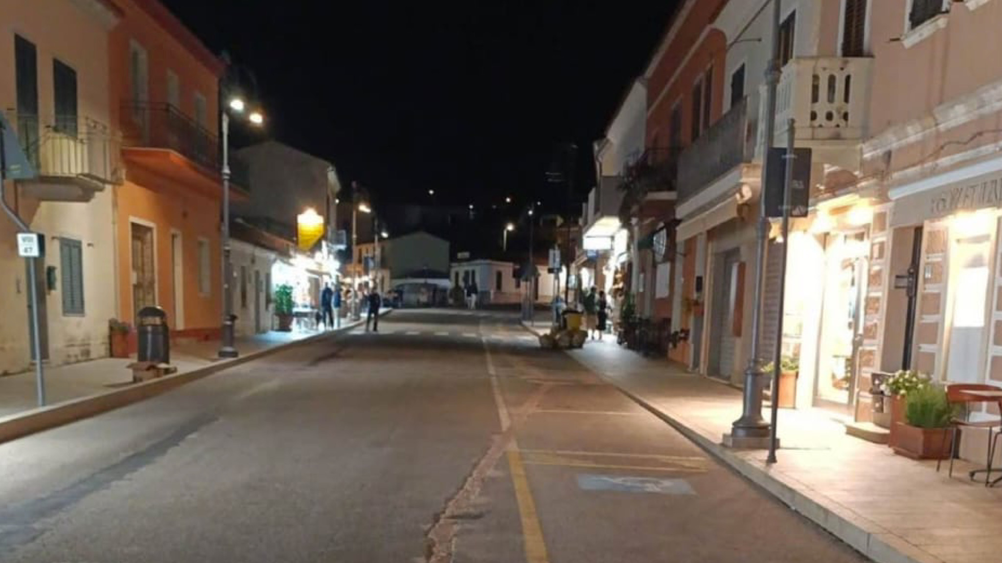 Palau, mercatino serale: ambulanti alla ricerca di risposte 