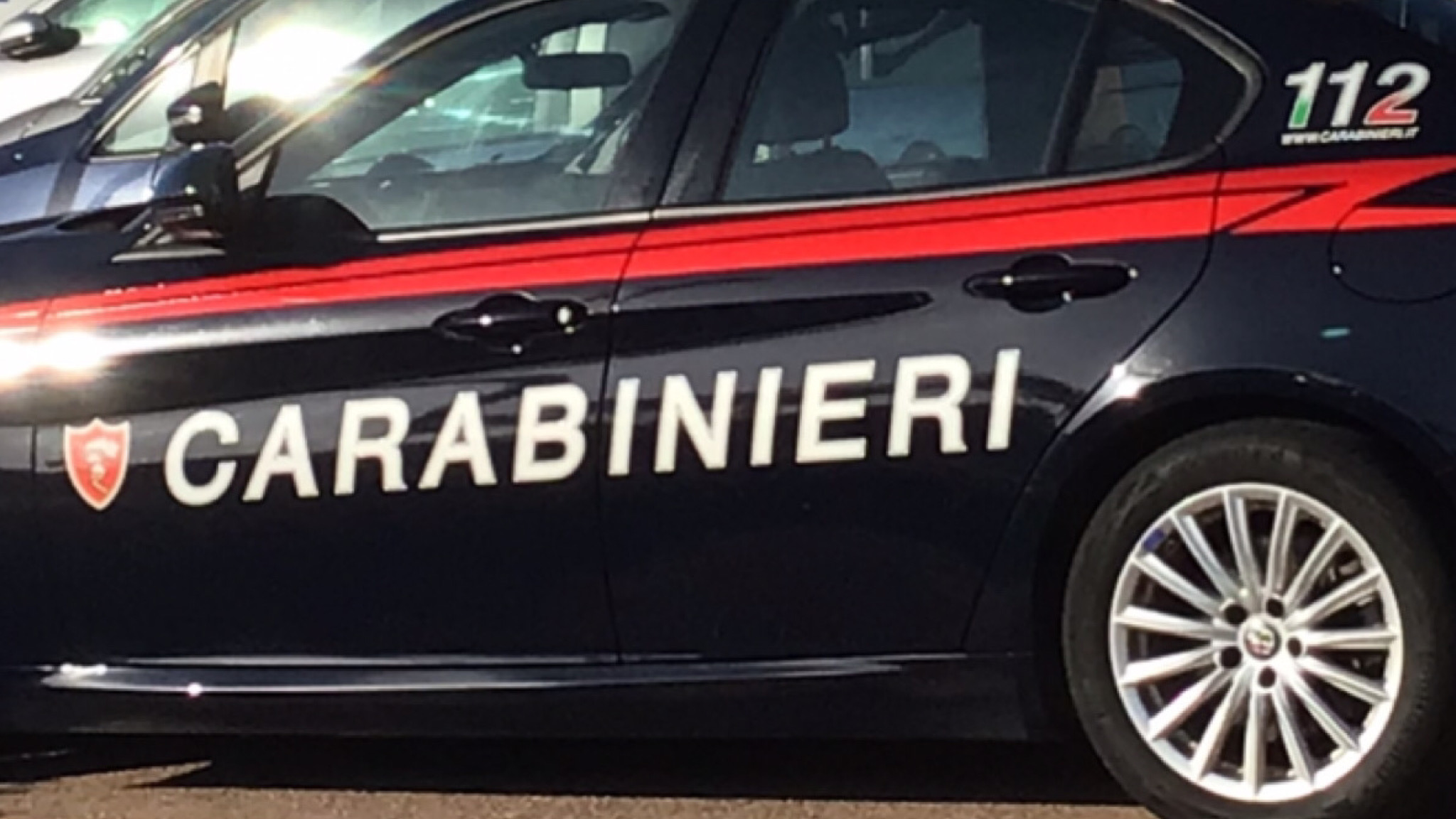 San Teodoro, terrore nella notte: un uomo si aggira armato di coltello