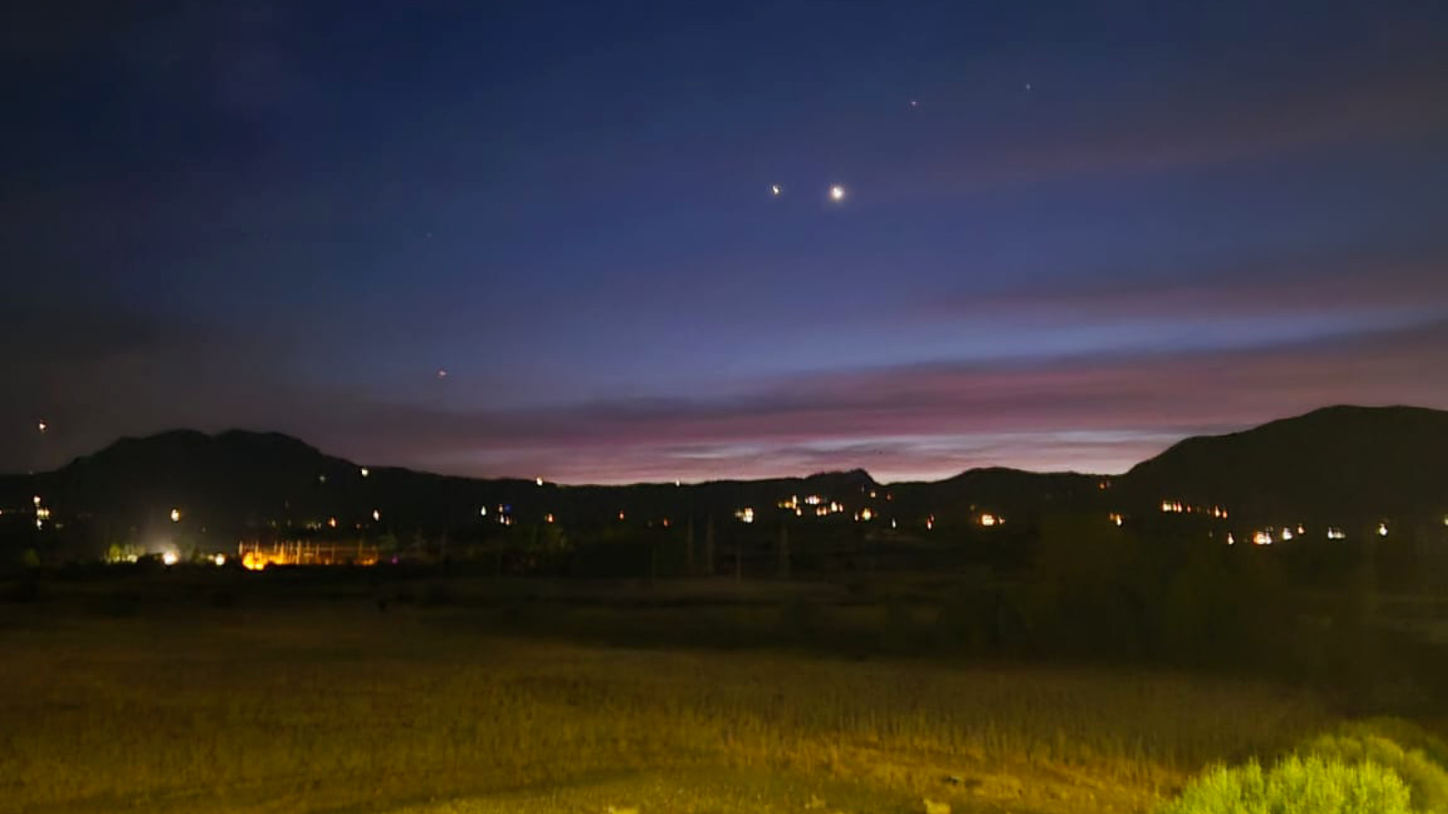 Punti luminosi nel cielo di Olbia: di cosa si tratta?