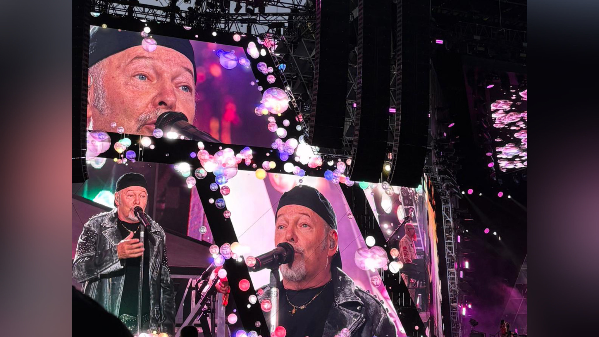 Olbia, i momenti più belli del concerto di Vasco