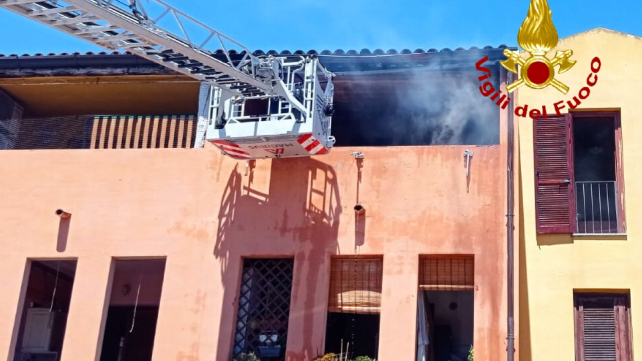 Olbia, appartamento in fiamme in zona Olbia Mare