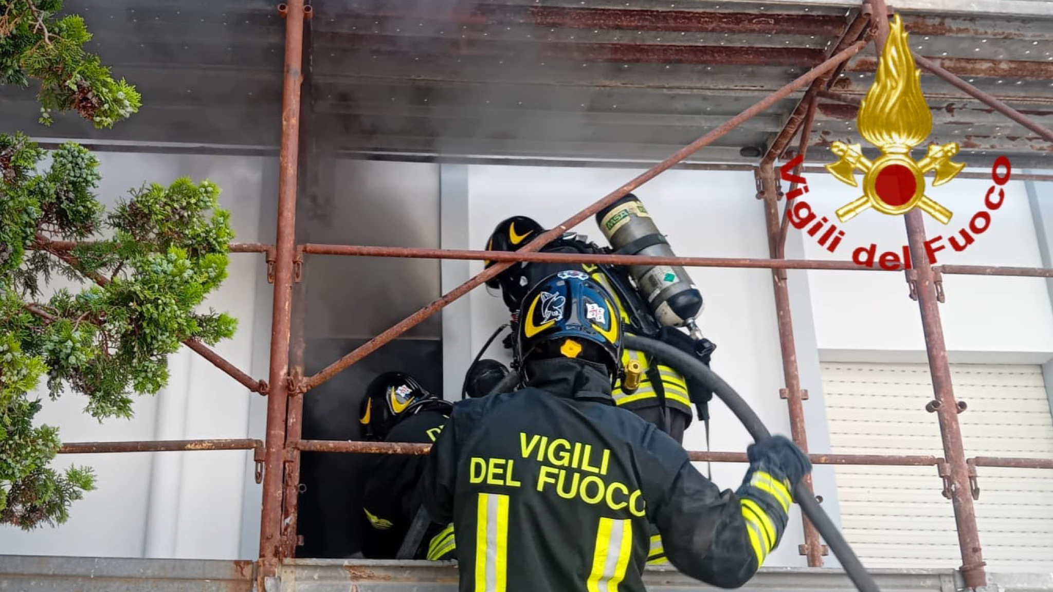Alghero, appartamento in fiamme: nessun danno alle persone 