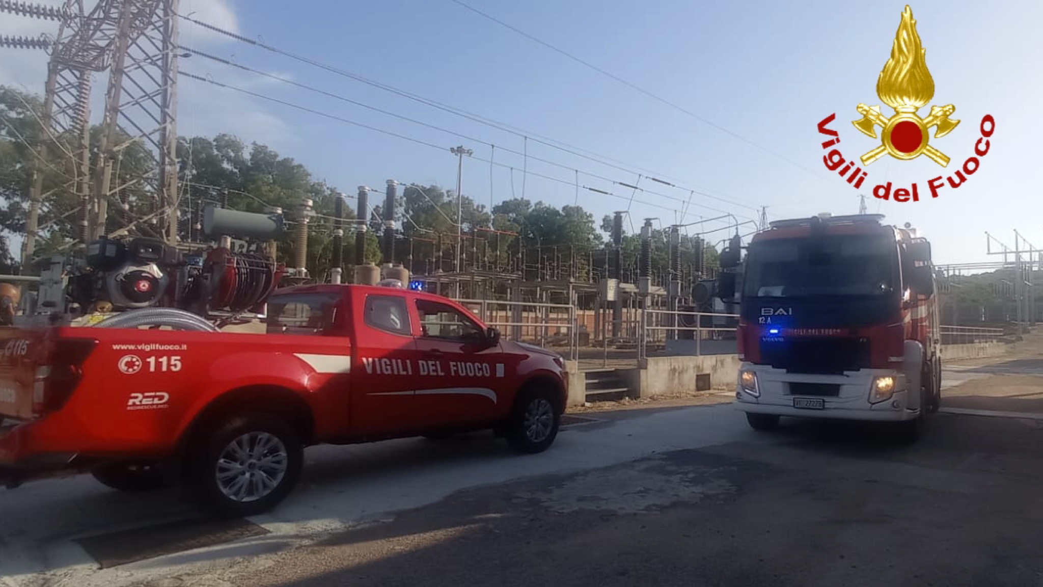 Arzachena, incendio nei pressi di una centrale elettrica