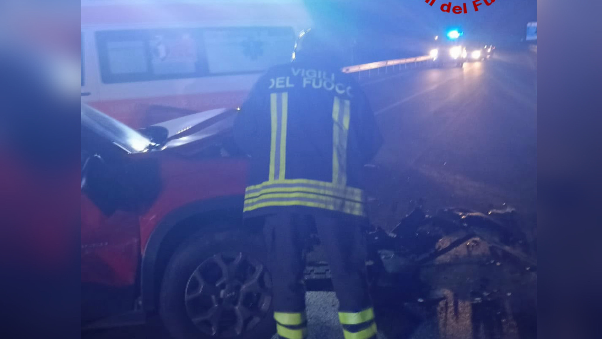 Scontro tra due auto nella notte: 5 feriti