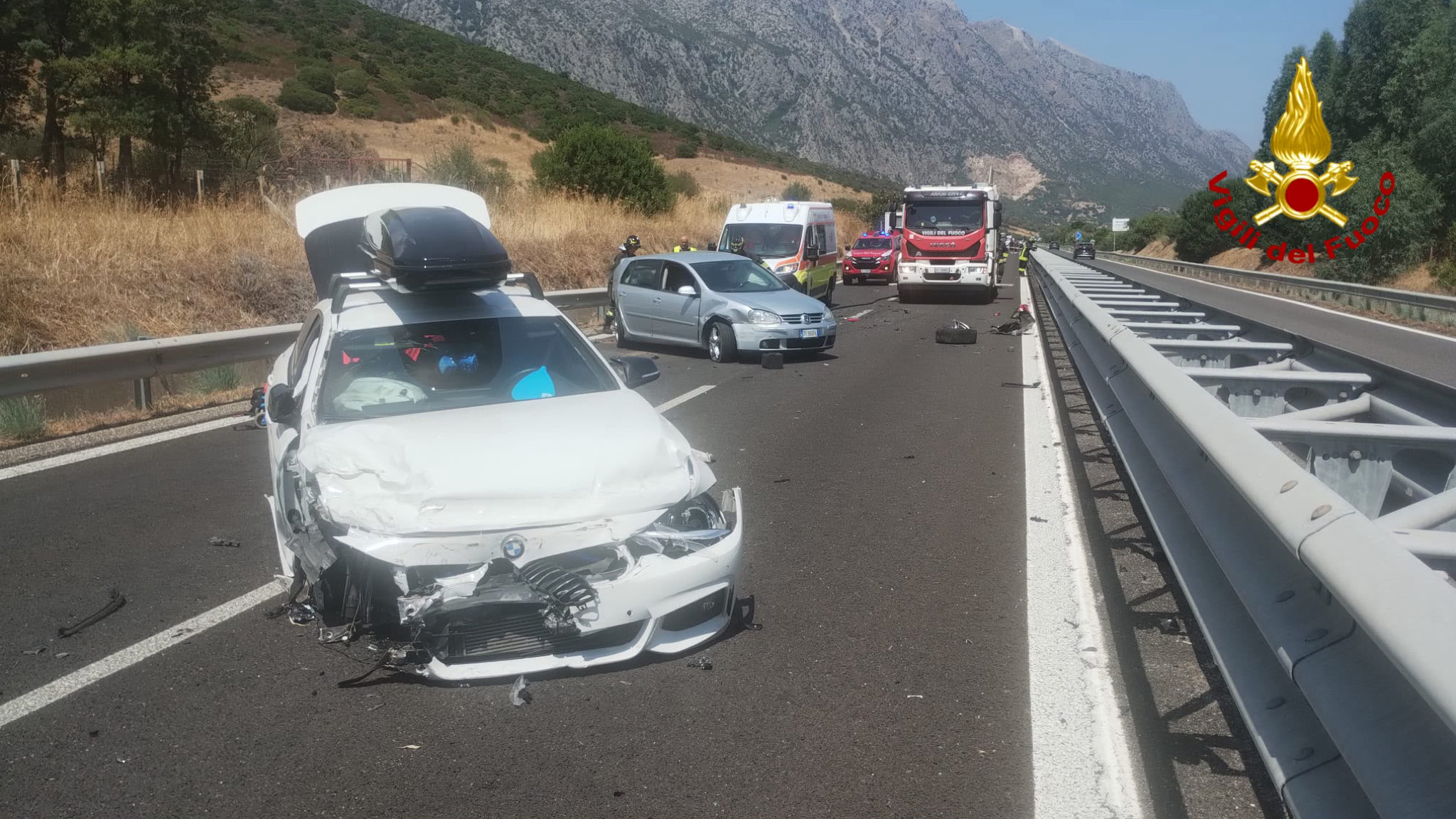 Incidente sulla 131 Dcn: 3 feriti