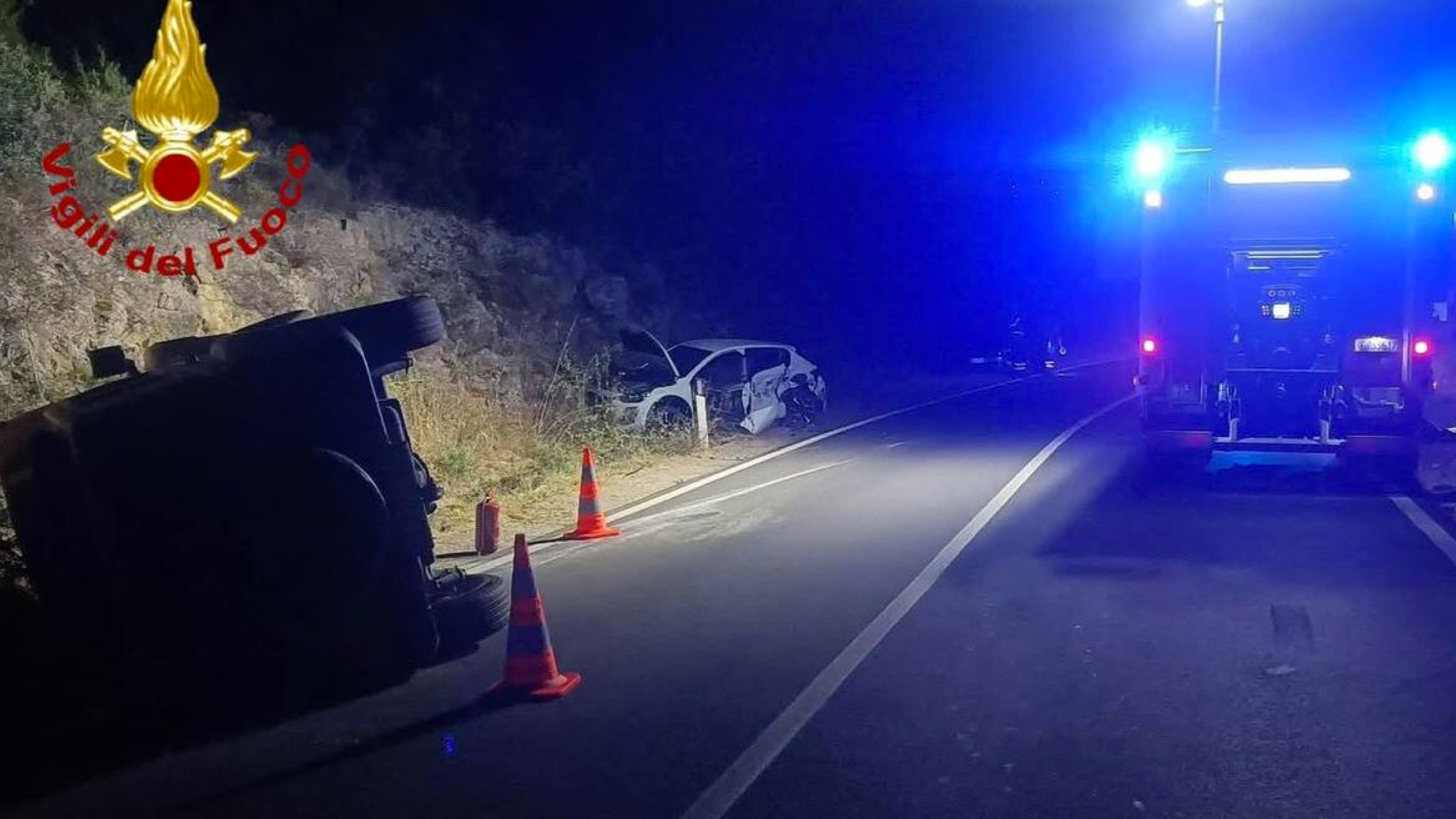 Incidente nella notte sulla SP59, un’auto si ribalta: una persona ferita