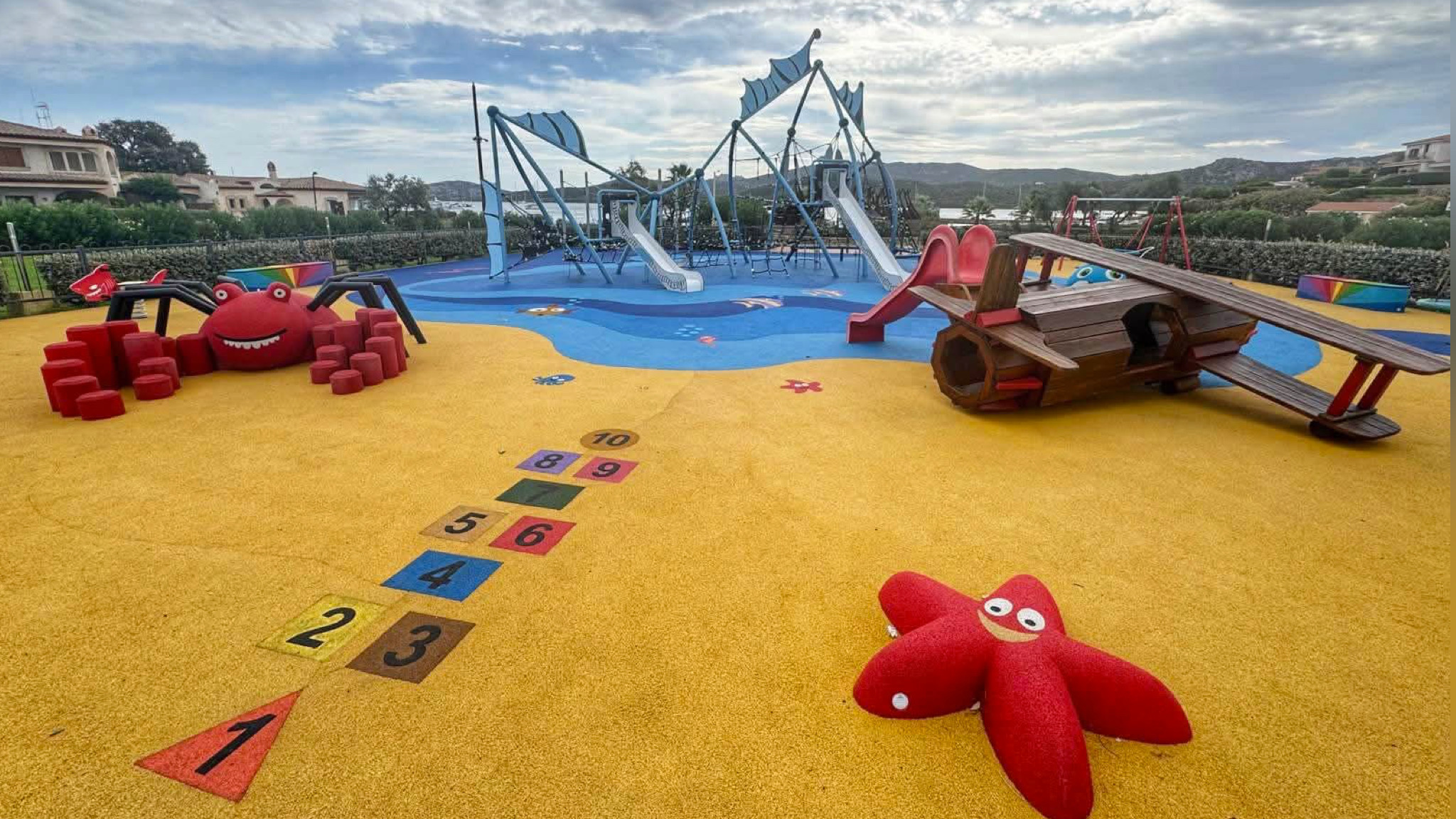 Arzachena, restyling per il parco giochi Riva Azzurra 