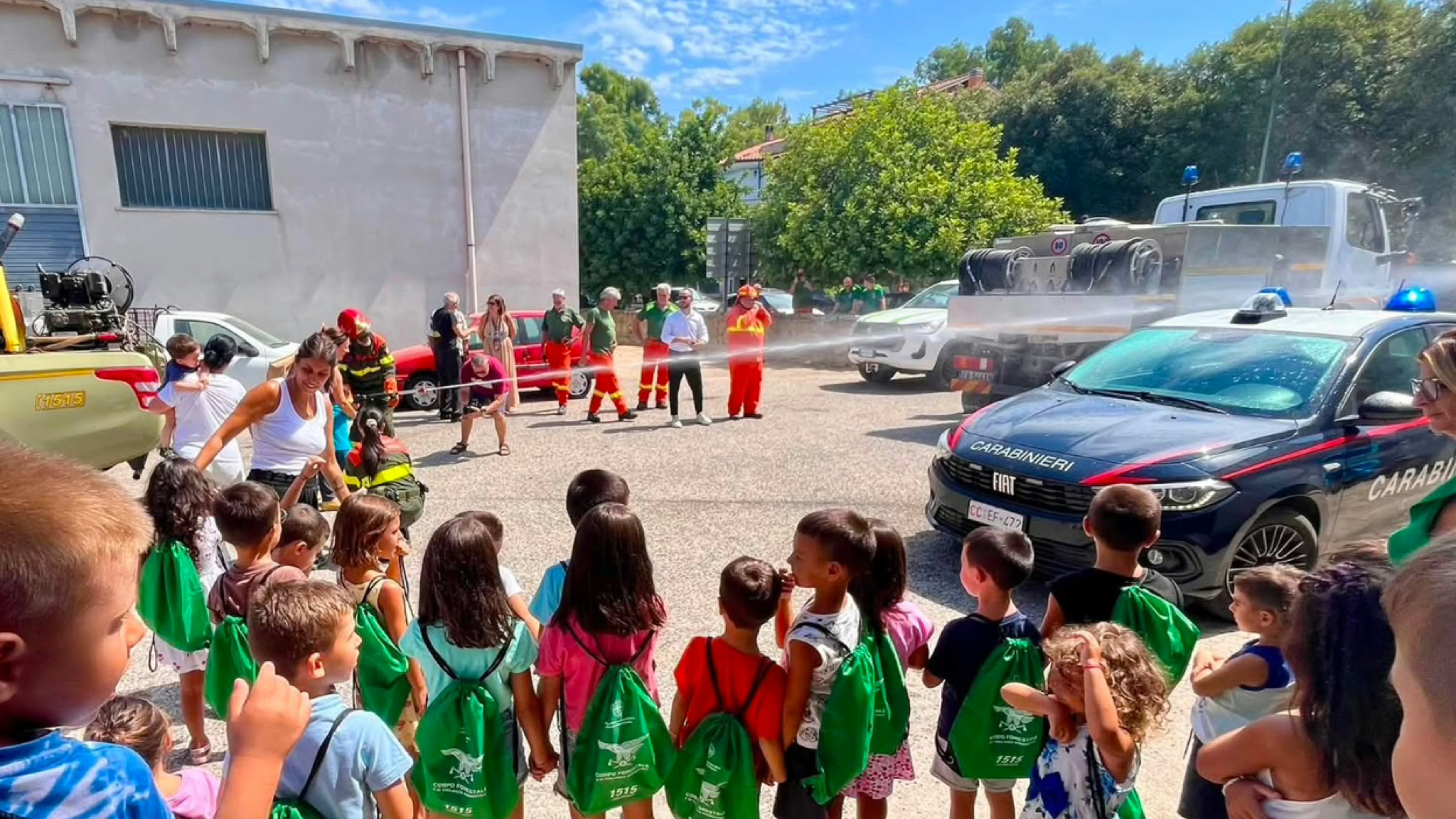 Oschiri forma i piccoli guardiani dell’ambiente:i bambini incontrano le squadre antincendio