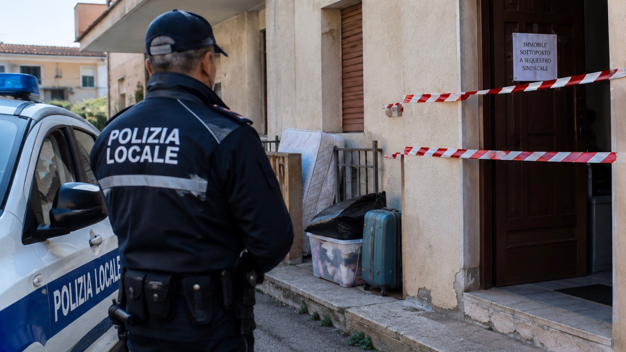 Olbia, 7 persone e 20 posti letto in 59 metri quadri: scatta lo sgombero