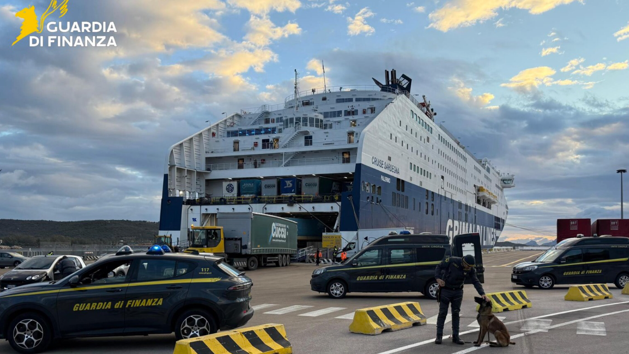 Traffico di stupefacenti: fermato al Porto di Olbia con mezzo kg di droga