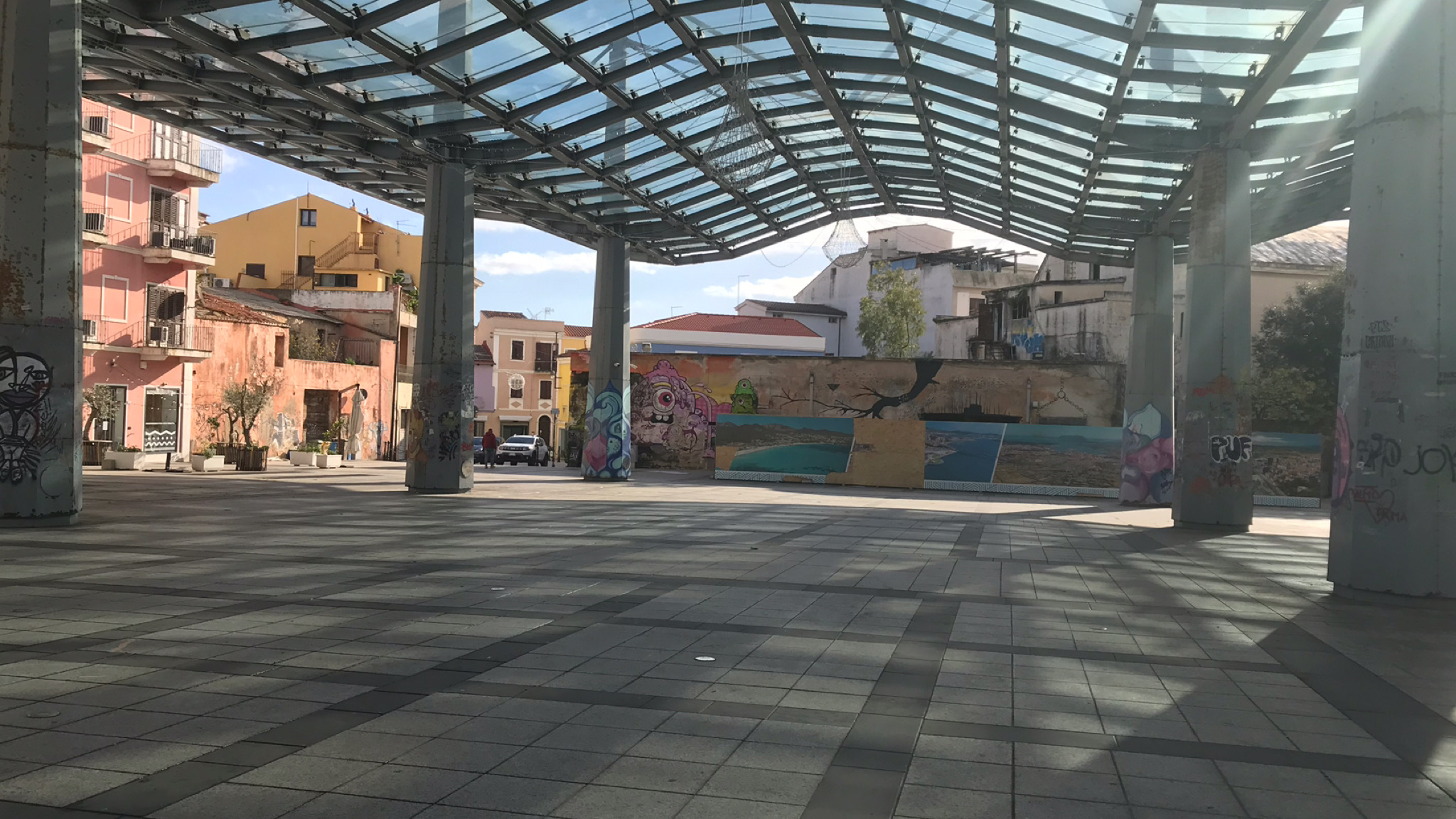 Olbia, sulle panchine la città si gioca il 50 e 50: le opinioni di commercianti e residenti