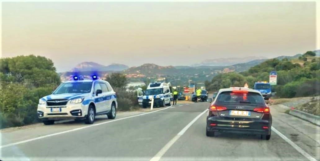 Olbia, scontro tra tre auto al bivio di Portisco: due feriti