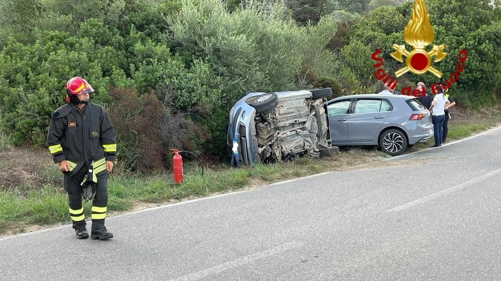 Arzachena, scontro tra auto a Baia Sardinia: due feriti