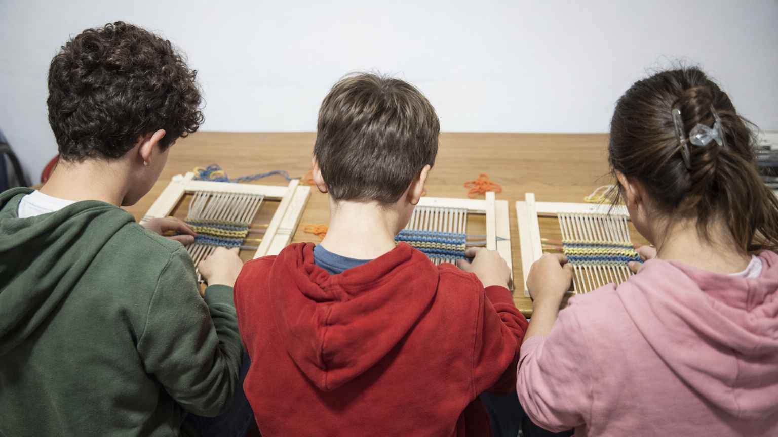 Olbia, dalla fast fashion all’uncinetto: l’Area Marina Protetta Tavolara lancia il progetto “Intrecci di storie”