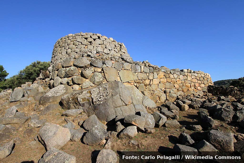 Itinerario archeologico in Gallura: La Prisgiona, Coddu Vecchiu e Majori